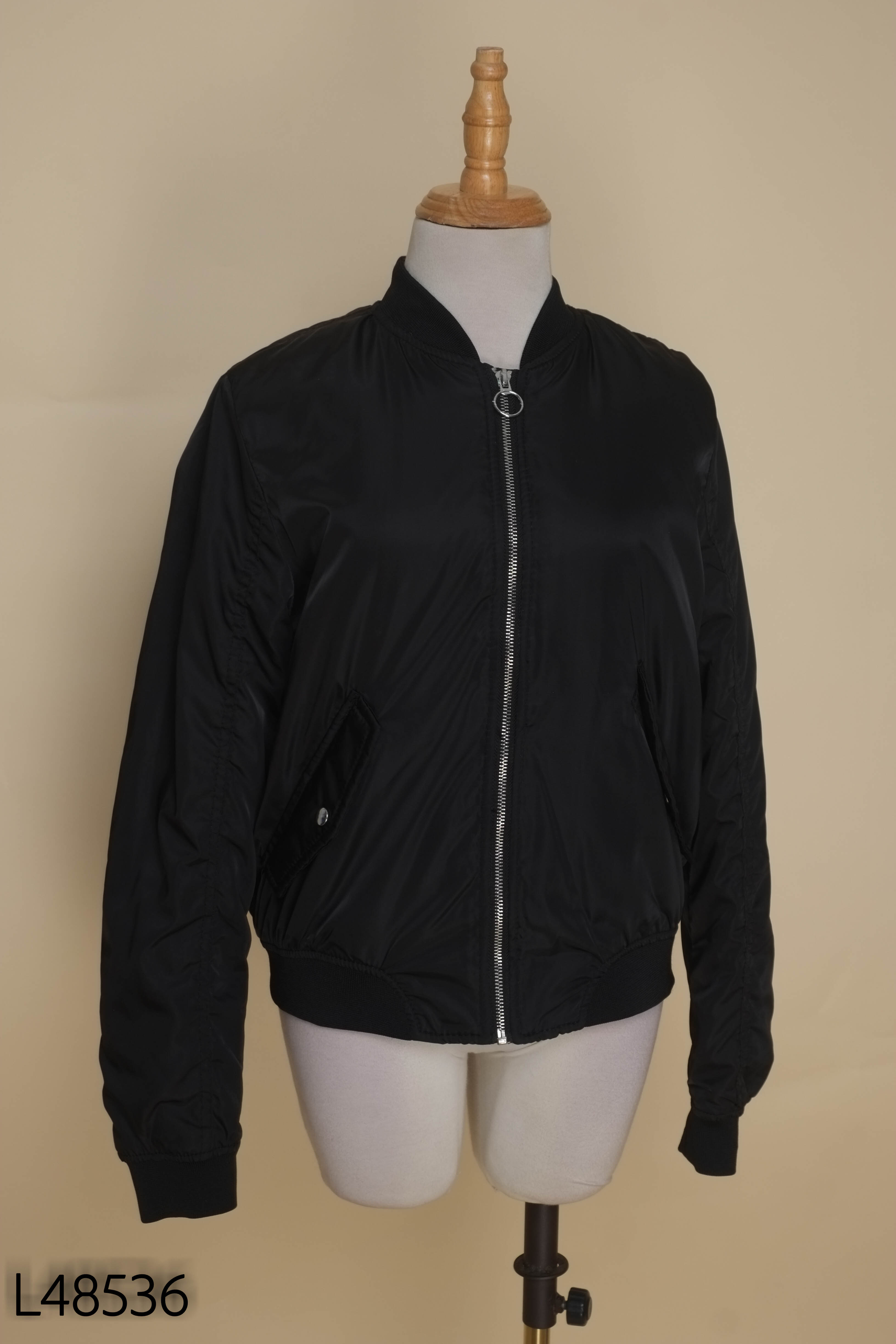 Áo bomber PULL&BEAR đen