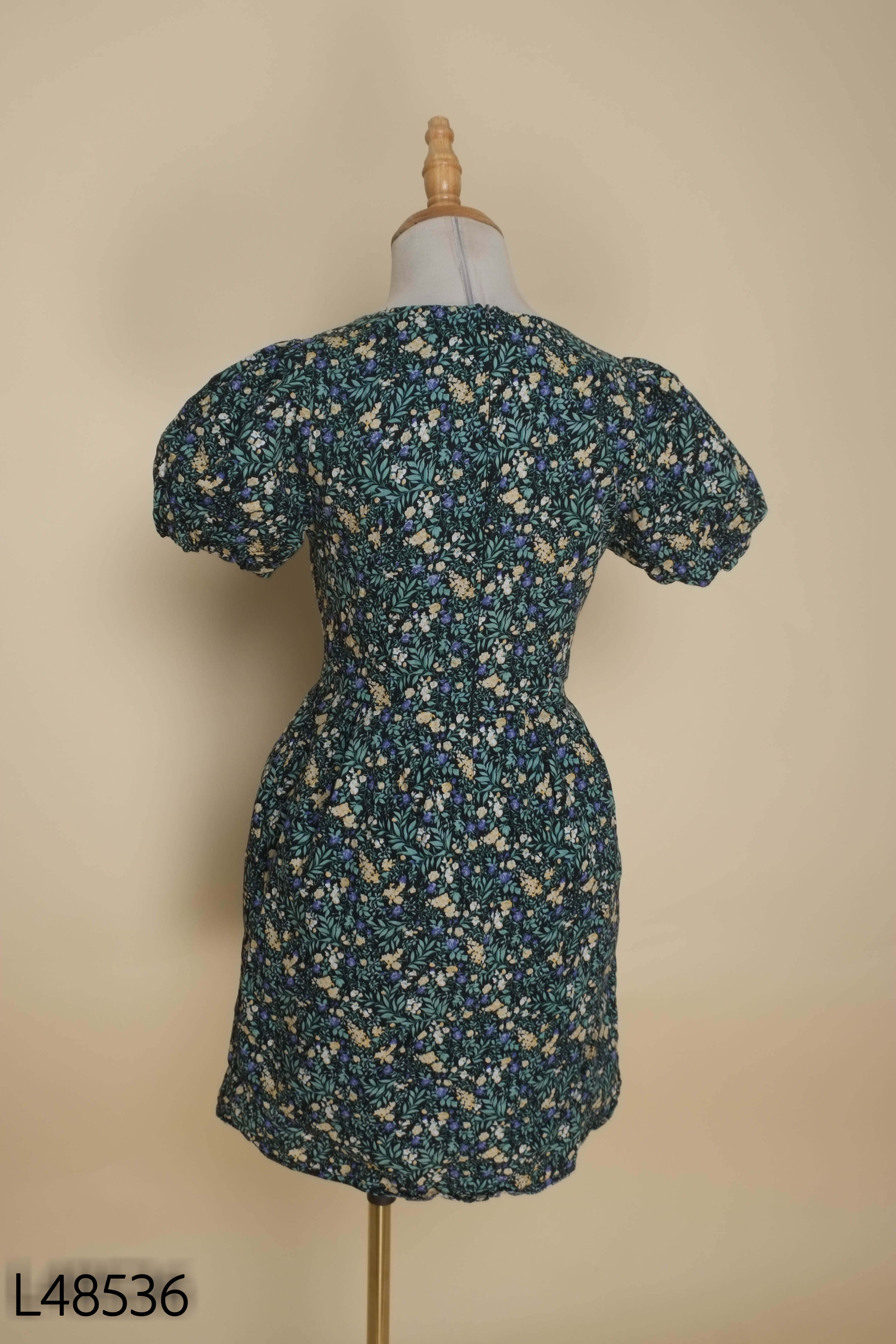 Váy ADORE DRESS xanh hoa cổ tim
