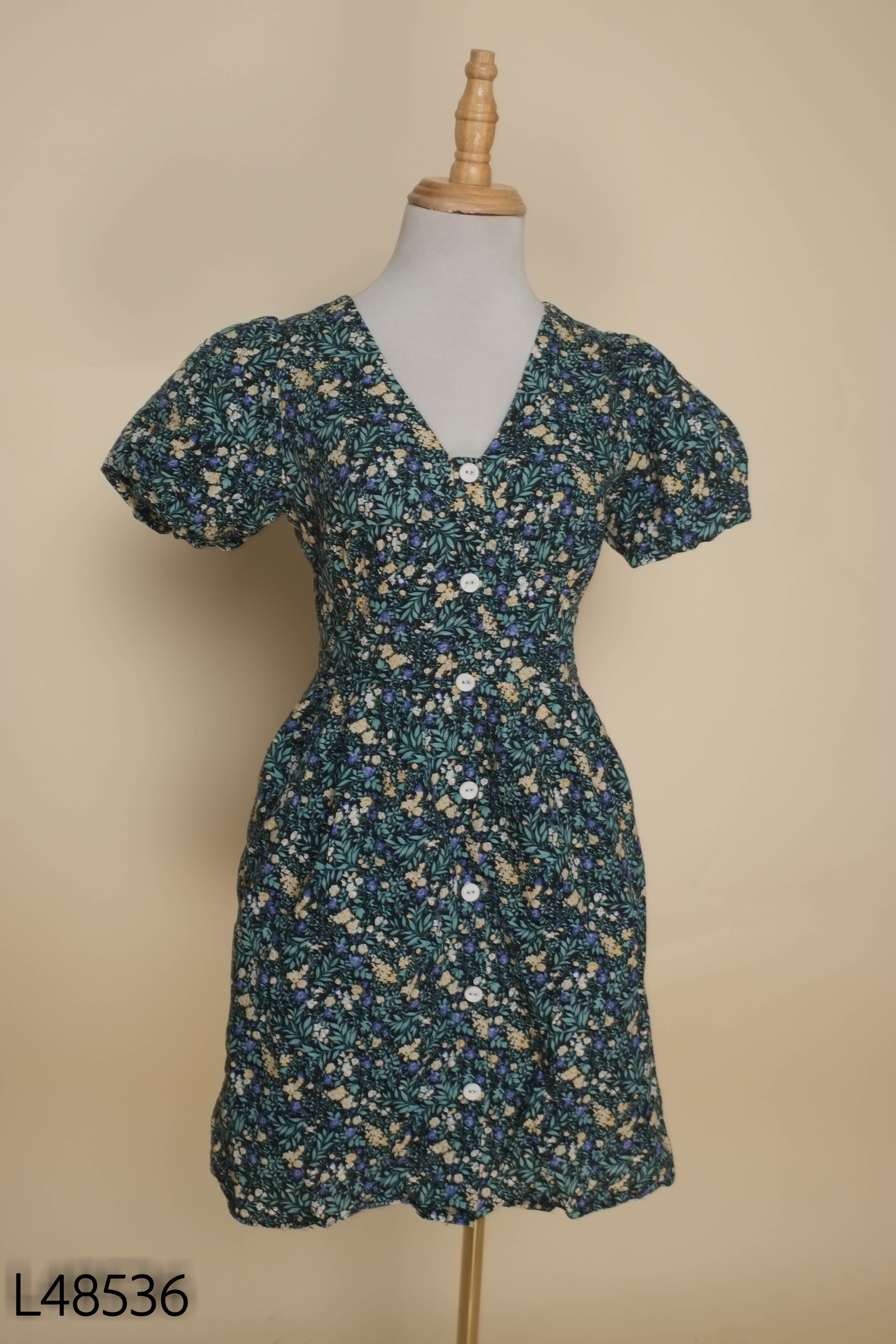 Váy ADORE DRESS xanh hoa cổ tim