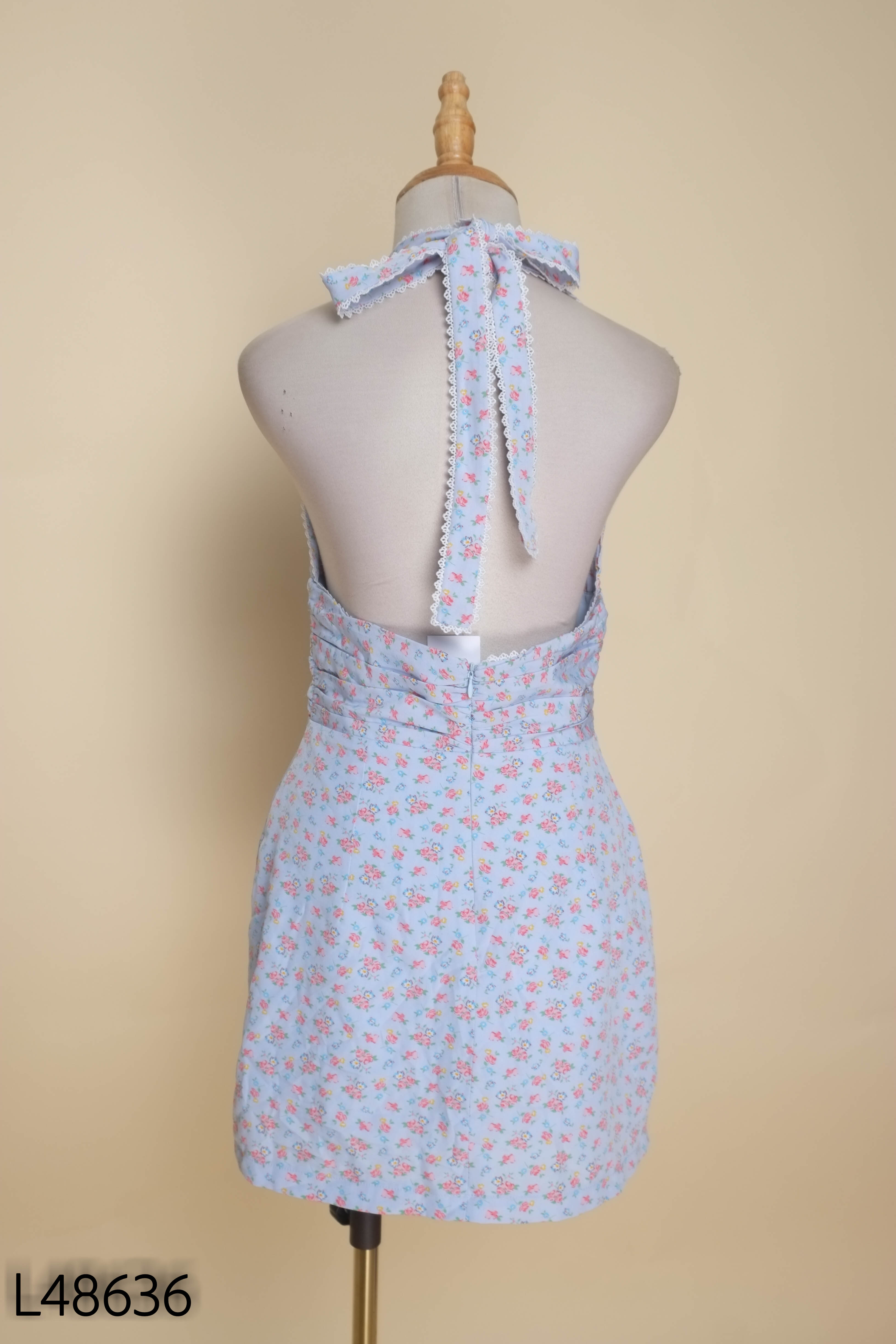 Áo cổ yếm xanh hoa LOOK BASICC
