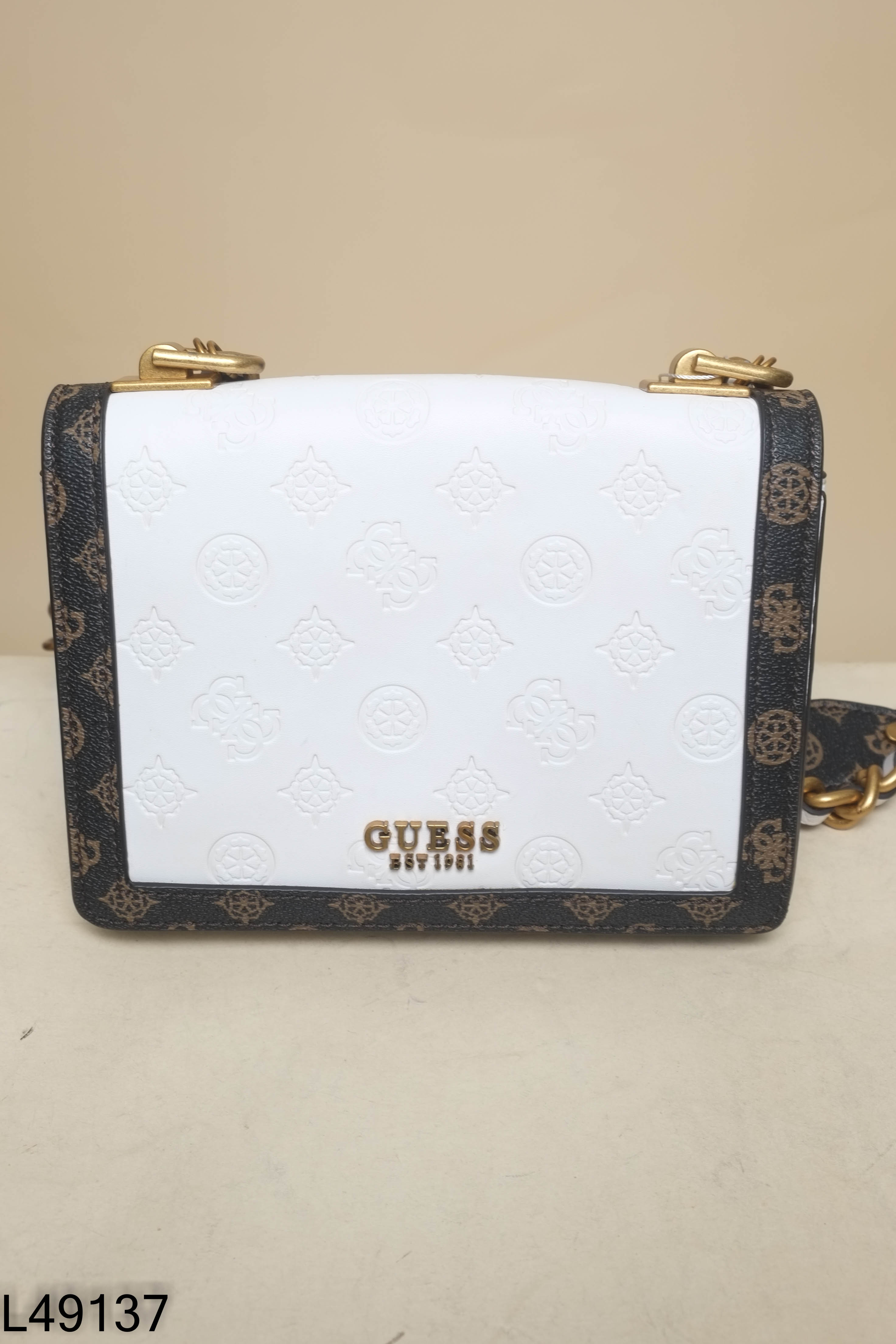 Túi xách GUESS trắng viền nâu họa tiết