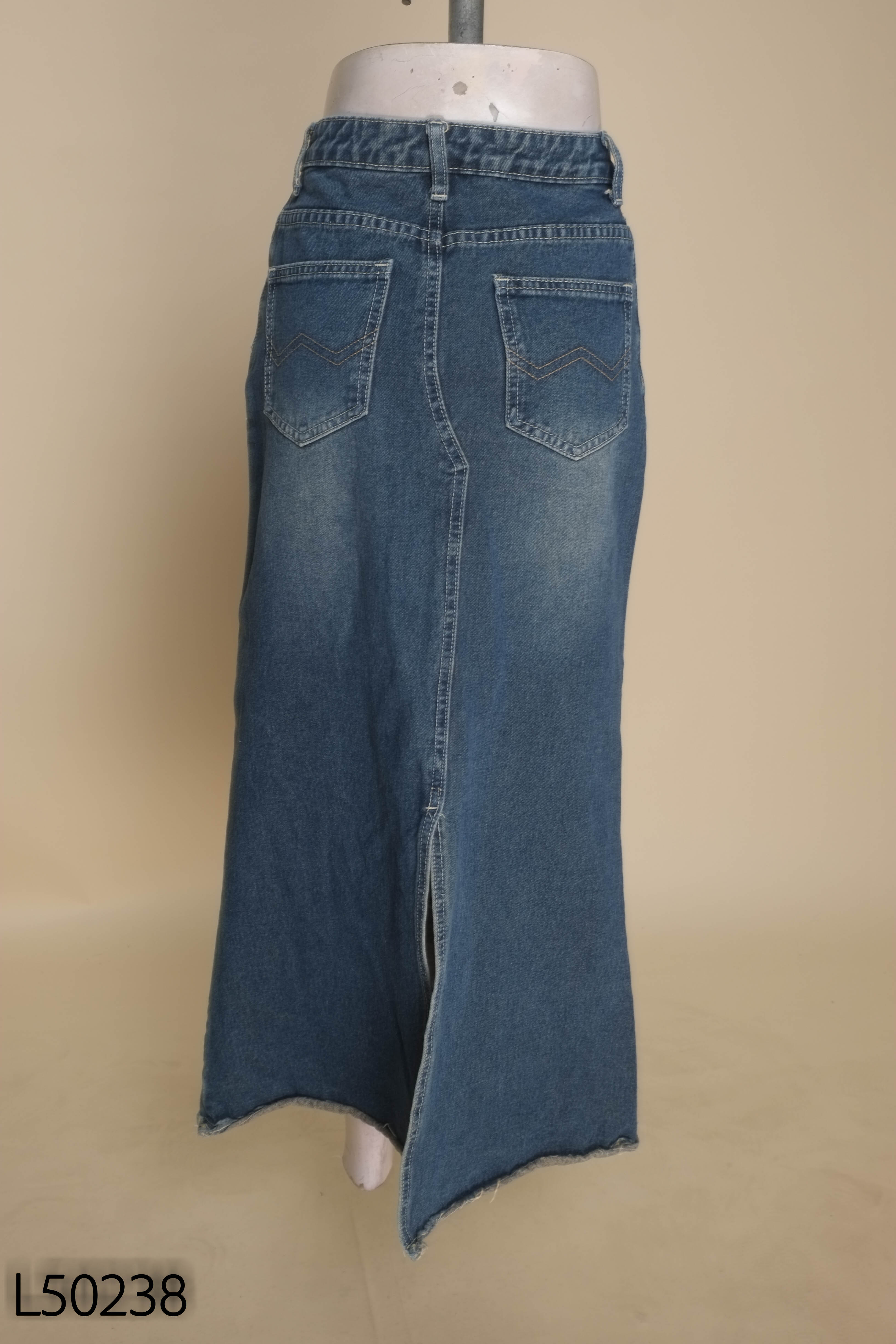 Chân váy jeans xanh dài ống rua