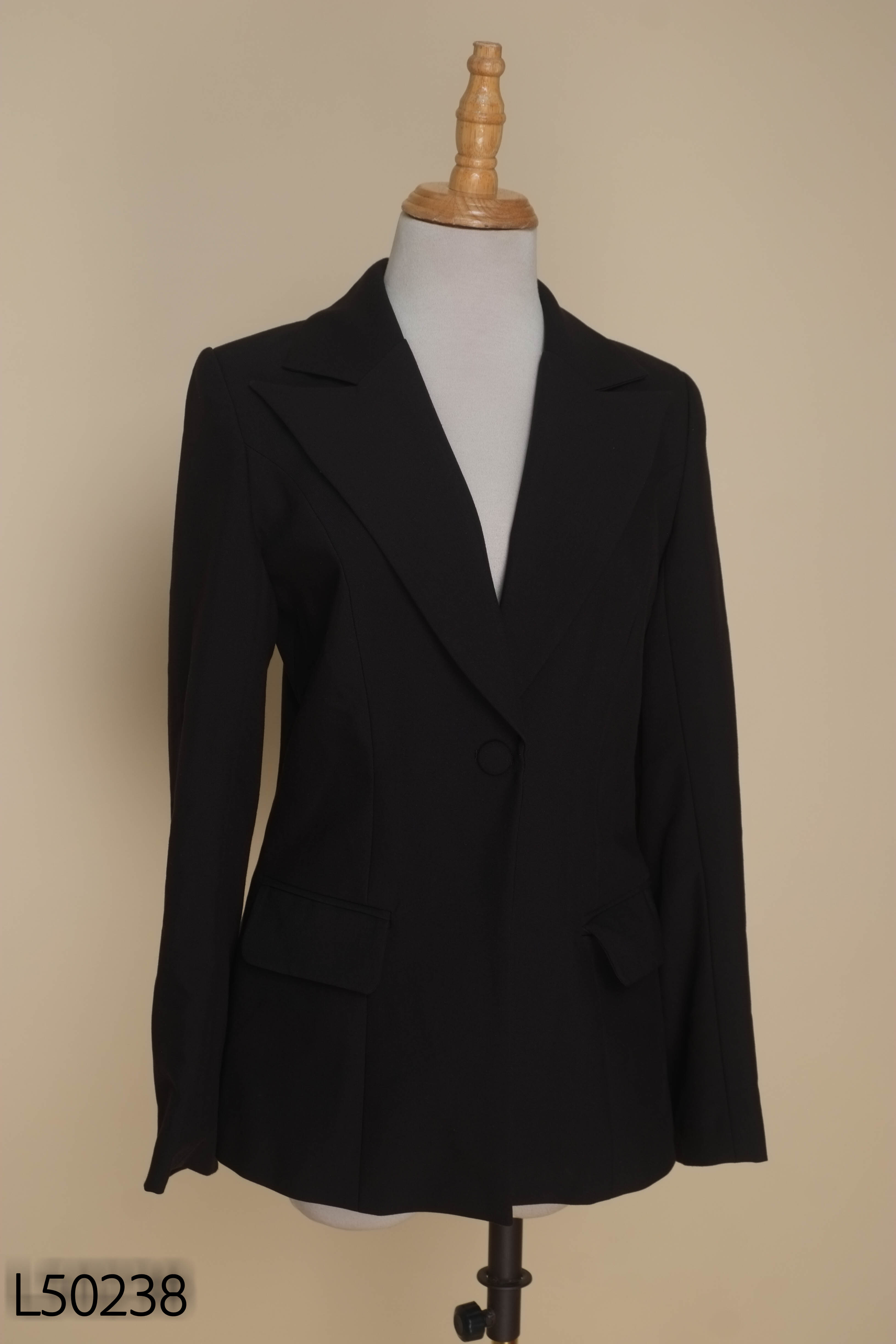 Áo vest nữ đen OUTFIT trơn