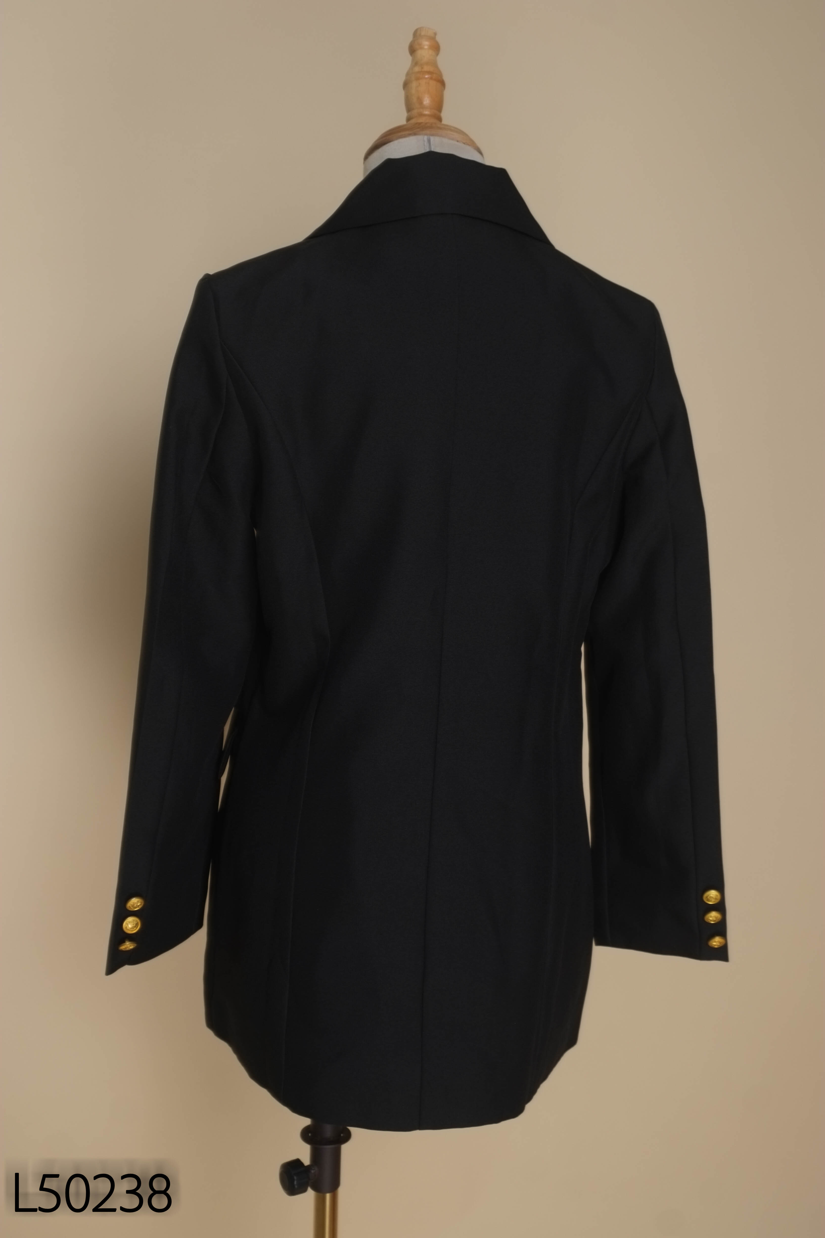 Áo blazer đen RASA DUFFY dáng nhỡ