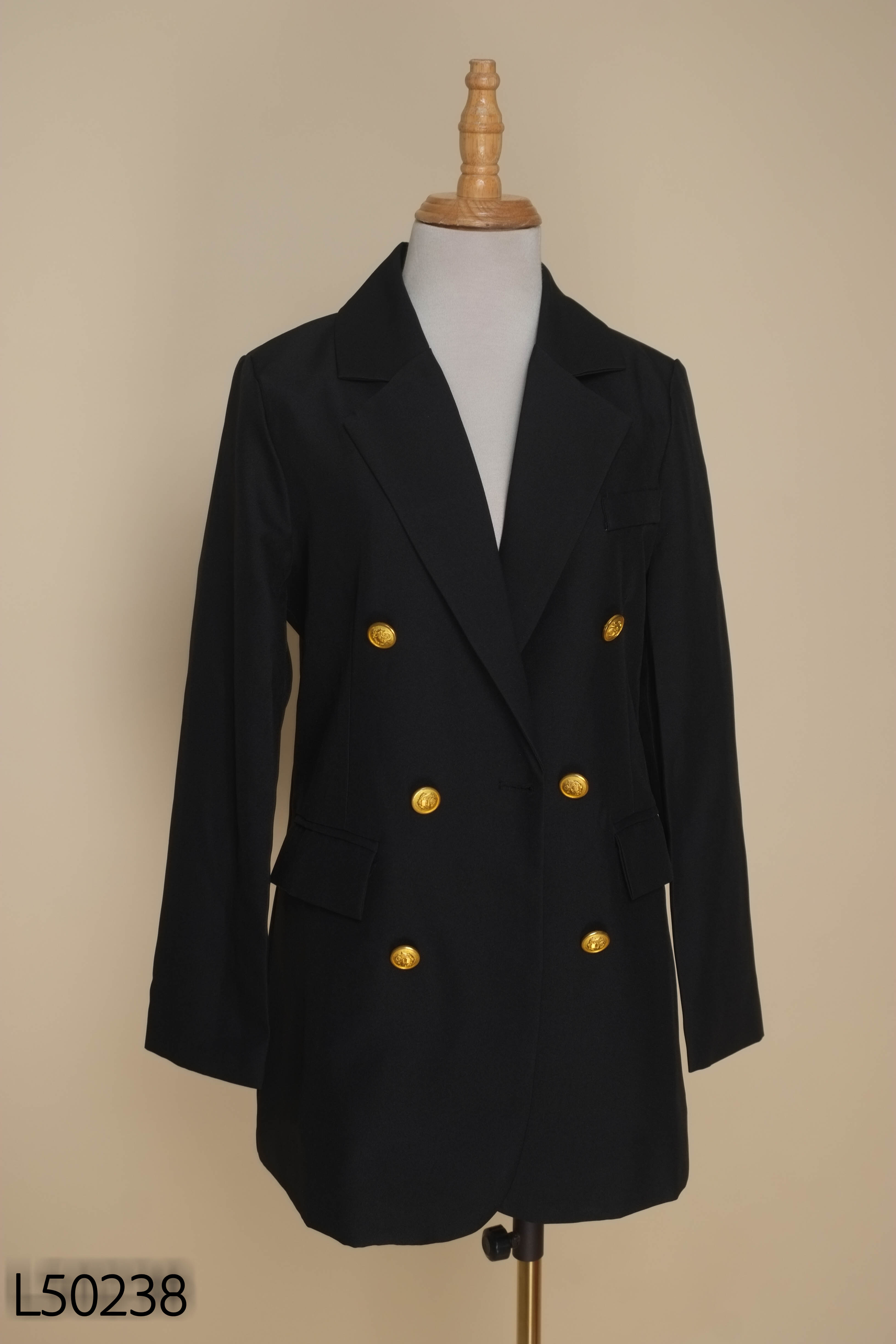 Áo blazer đen RASA DUFFY dáng nhỡ