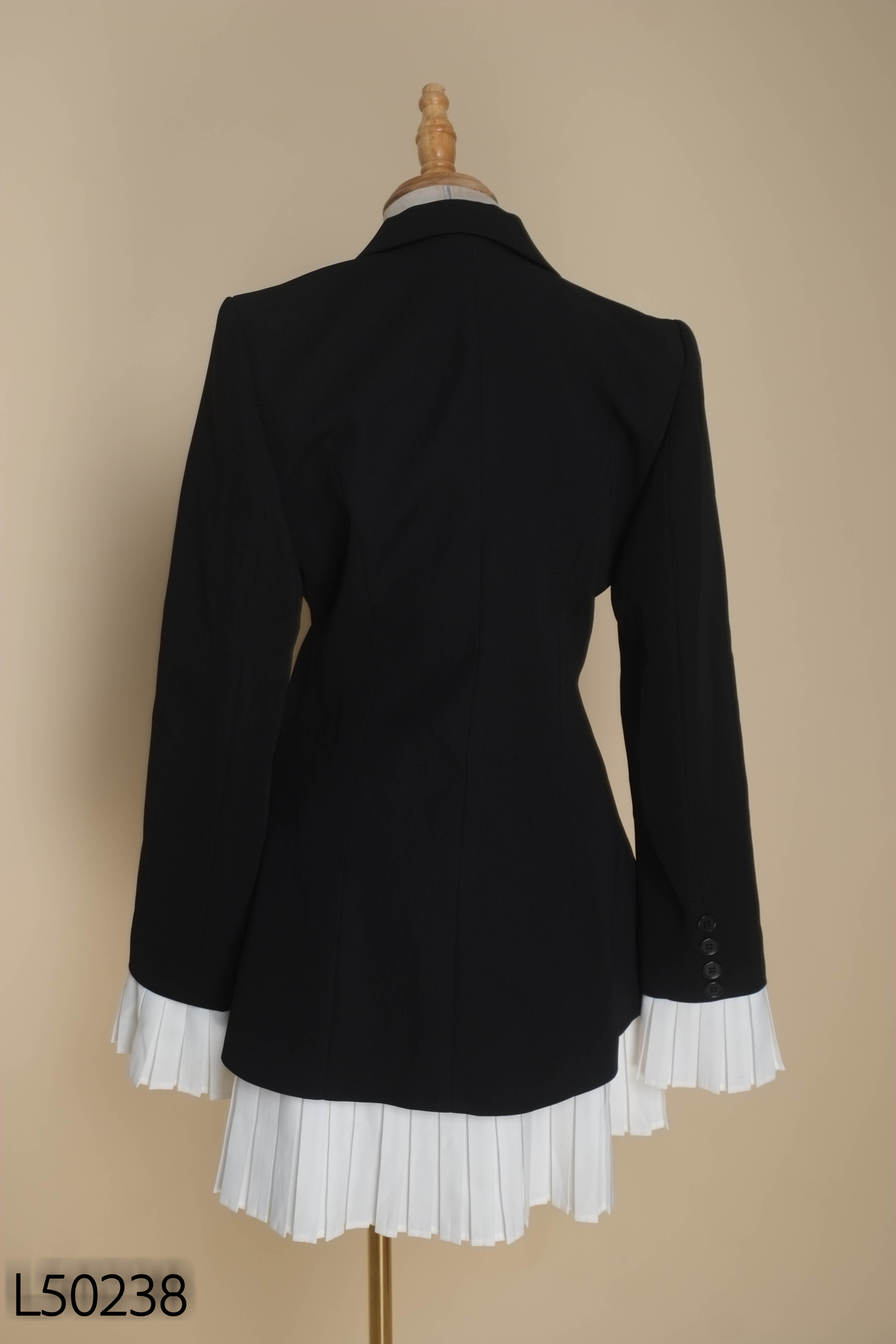NEWTAG Váy kiểu vest đen xếp ly