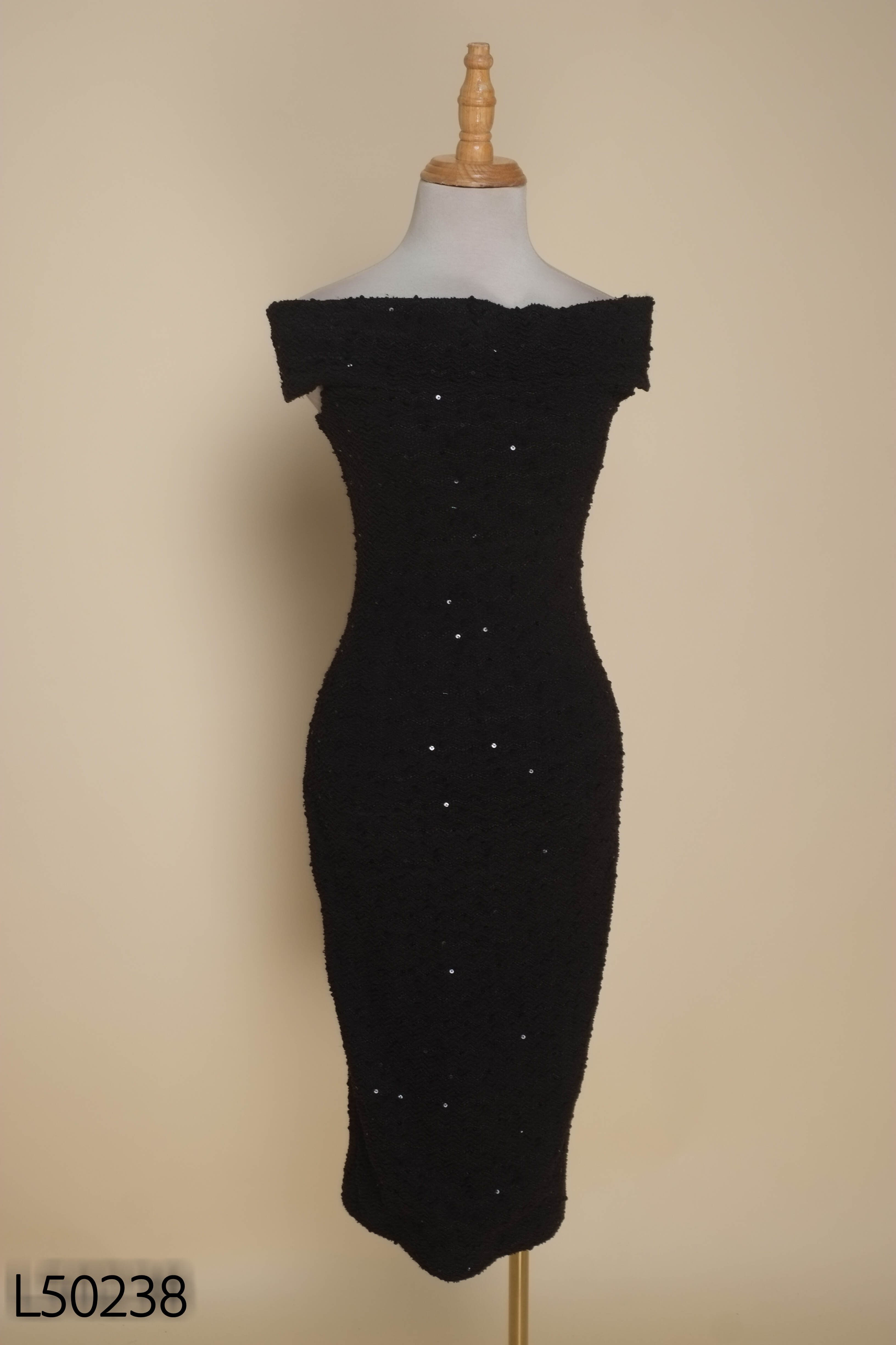 Váy đen HIKICHI sát nách họa phối sequin
