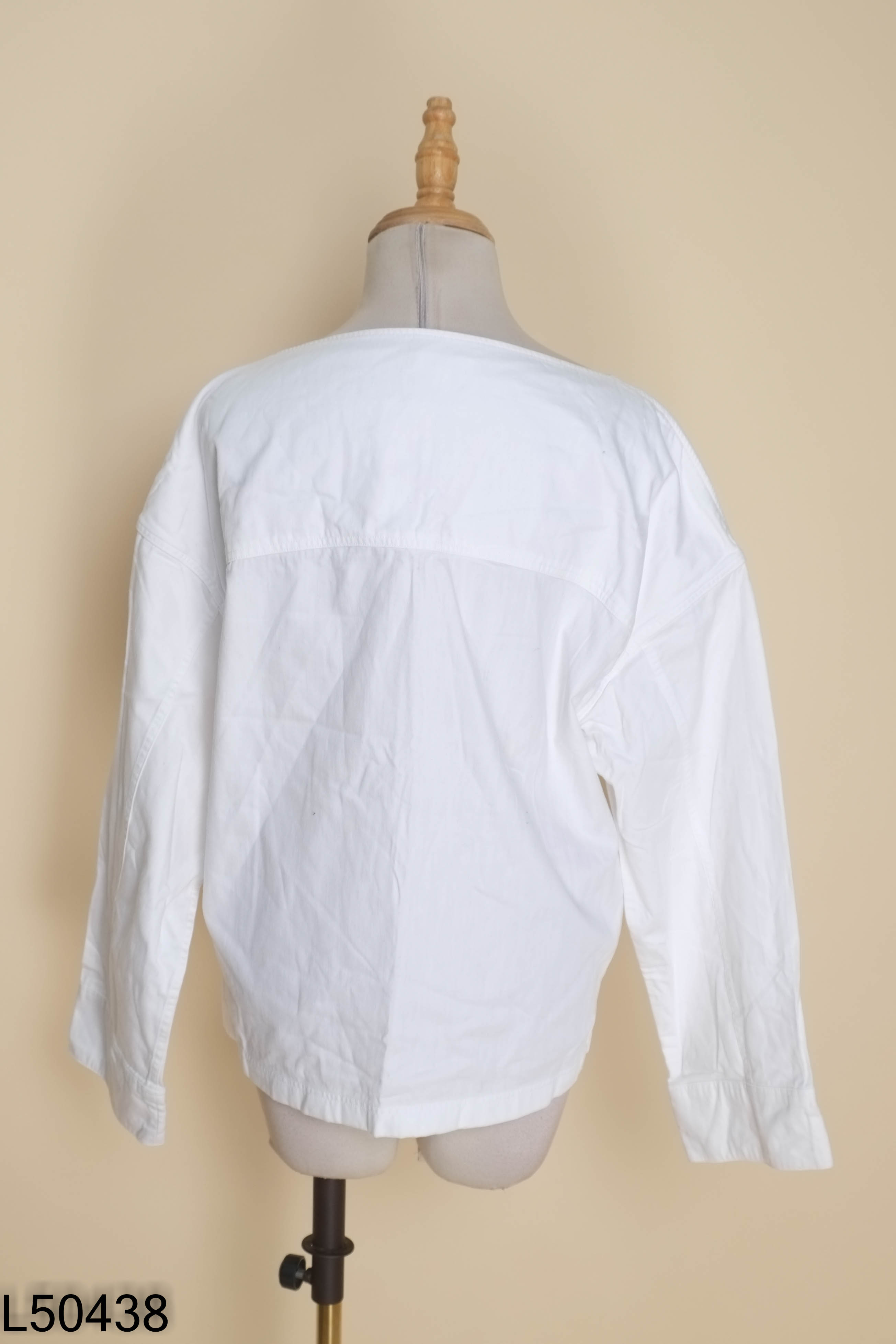 Áo trắng UNIQLO trơn cổ tròn
