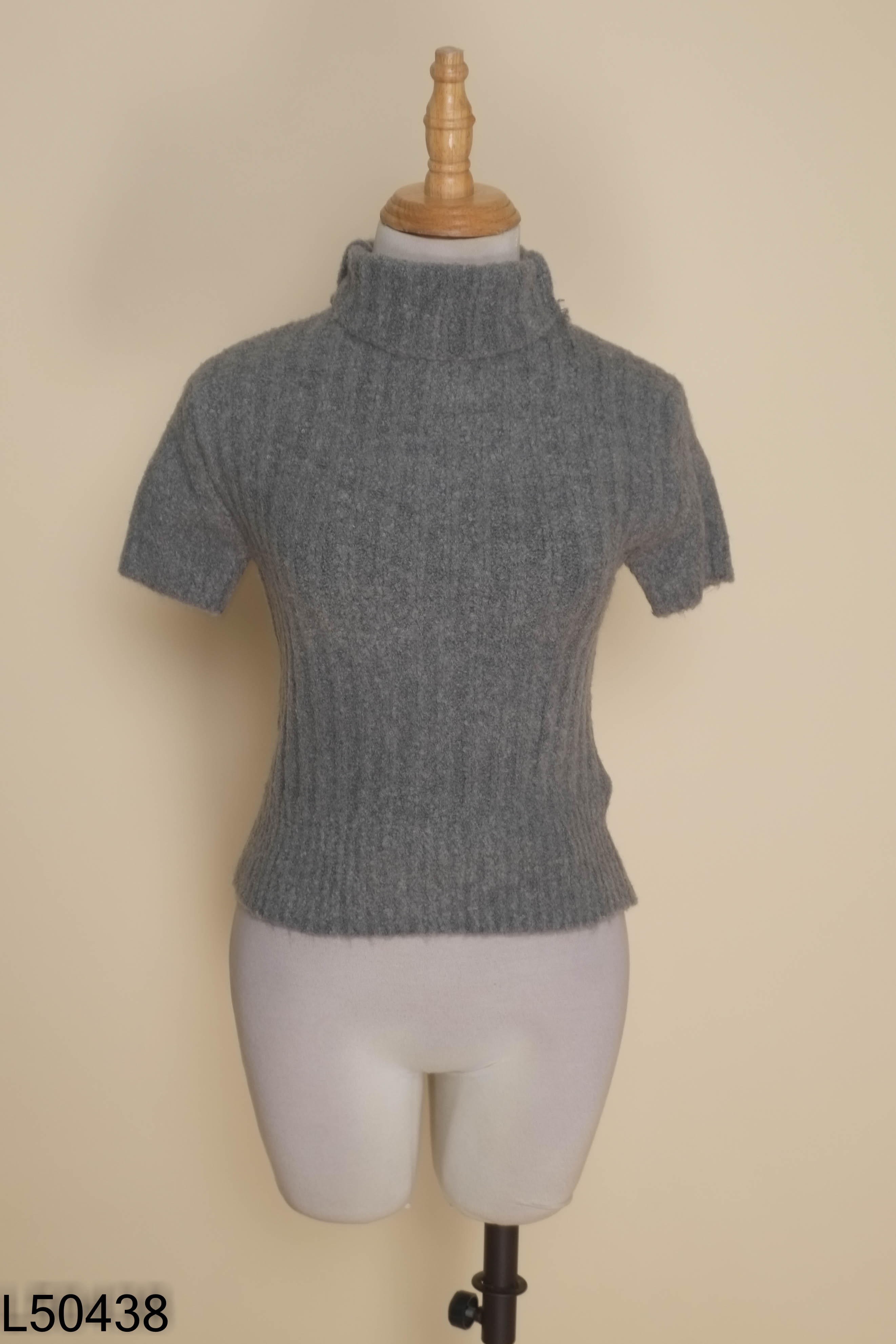 NEWTAG Áo len xám HOLDER cổ cao