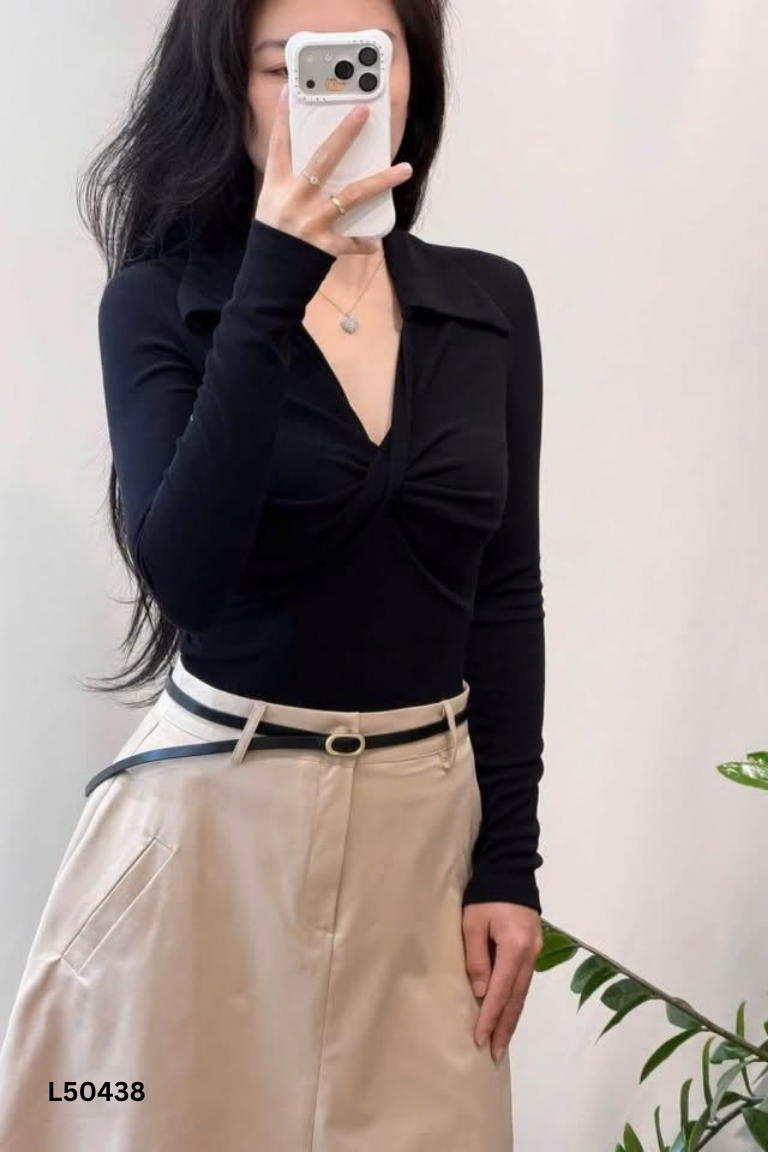 Áo đen CT WOMEN phối kiểu ngực