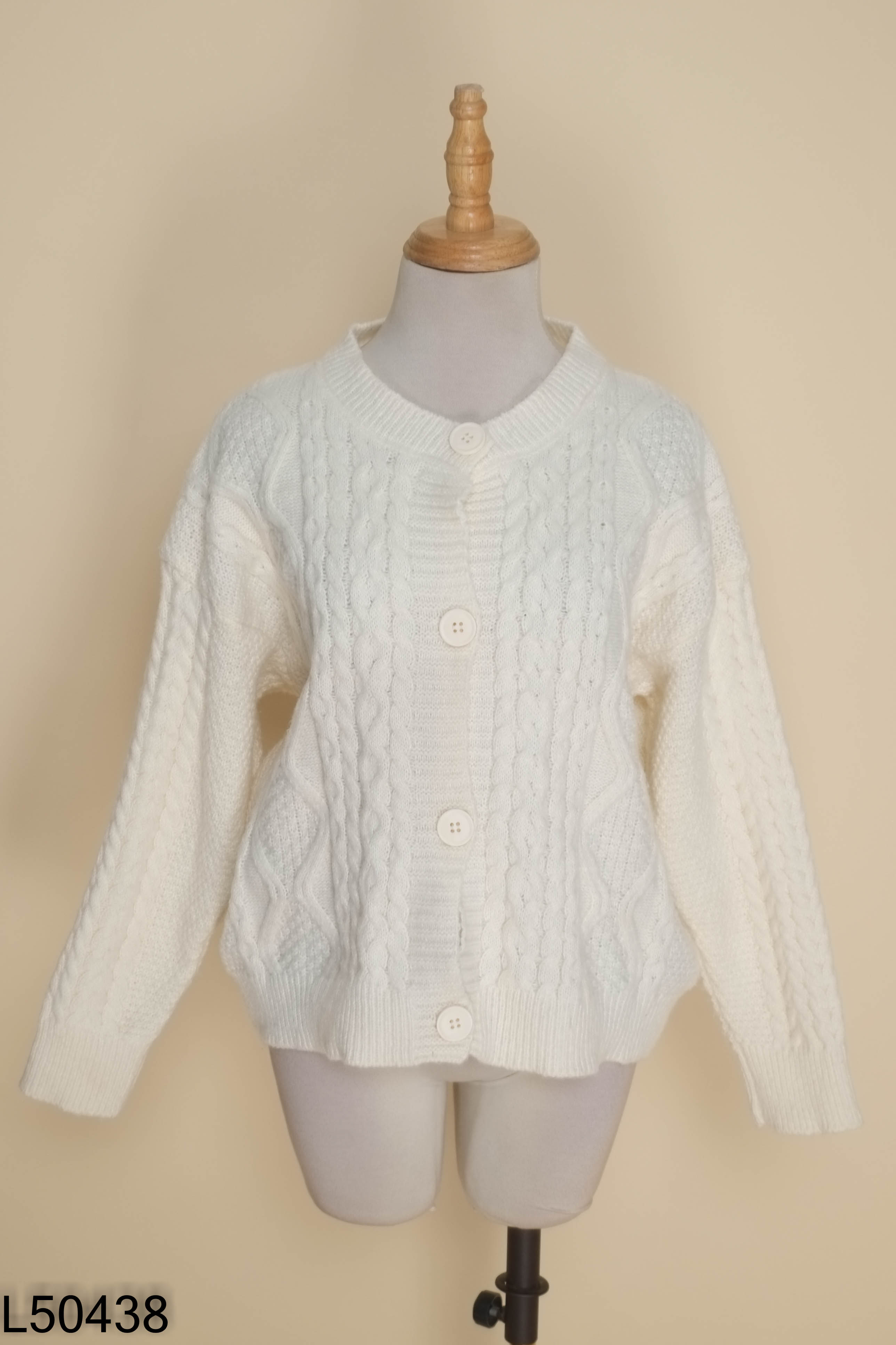 Áo len cardigan kem cúc bản to