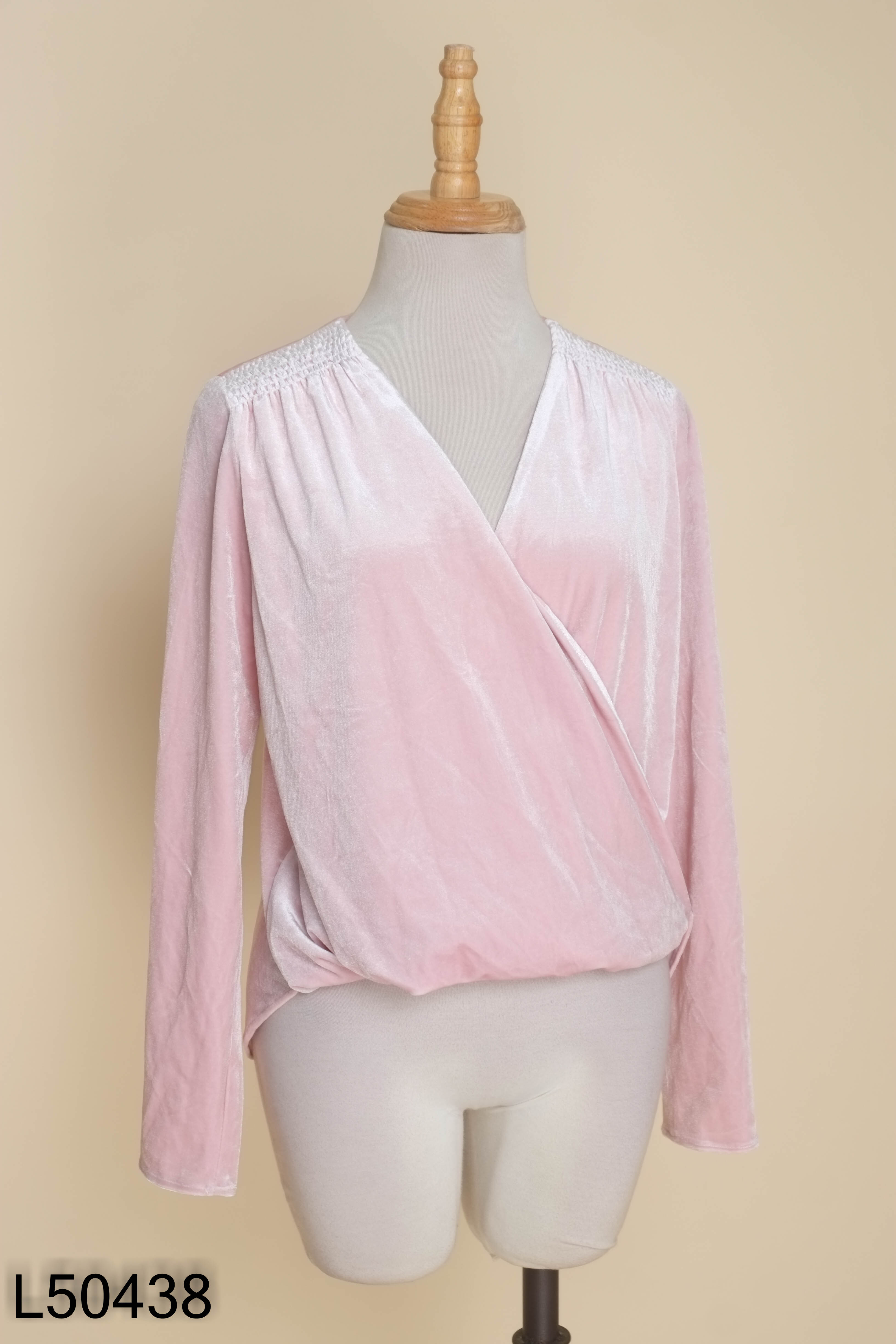 Áo kiểu nhung hồng D.CHIC