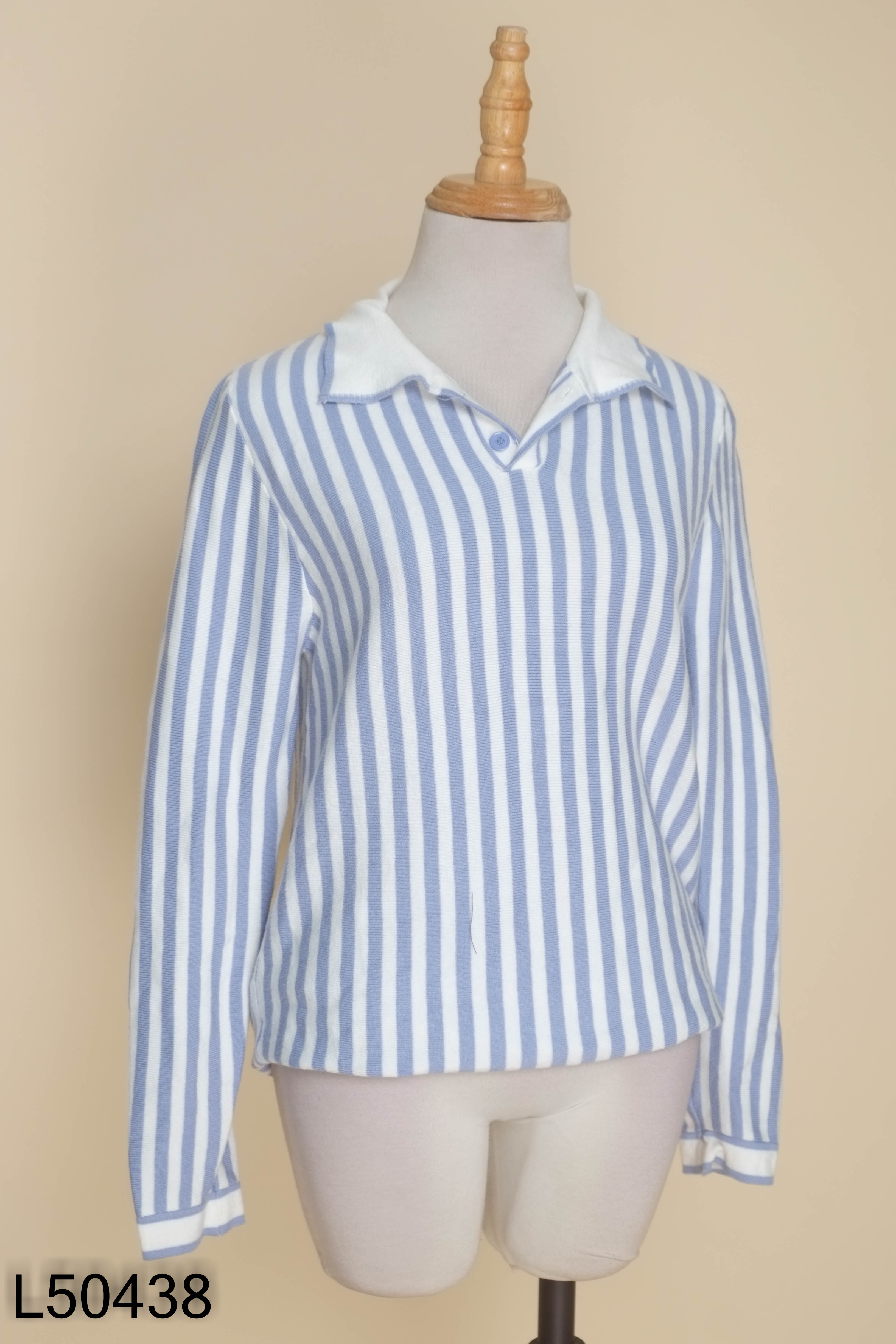 Áo len xanh sọc trắng polo