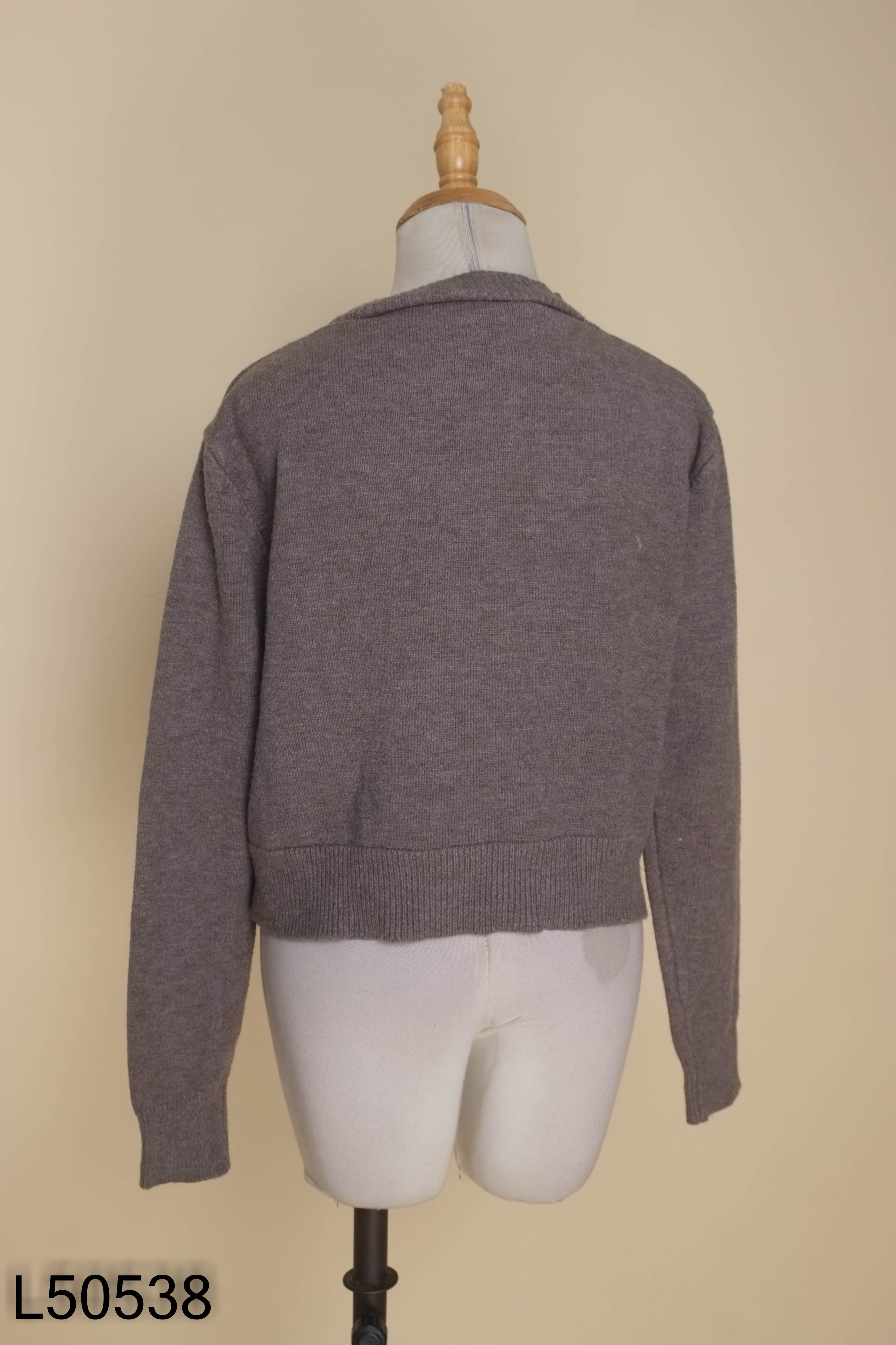 Áo len cardigan xám cúc ngọc