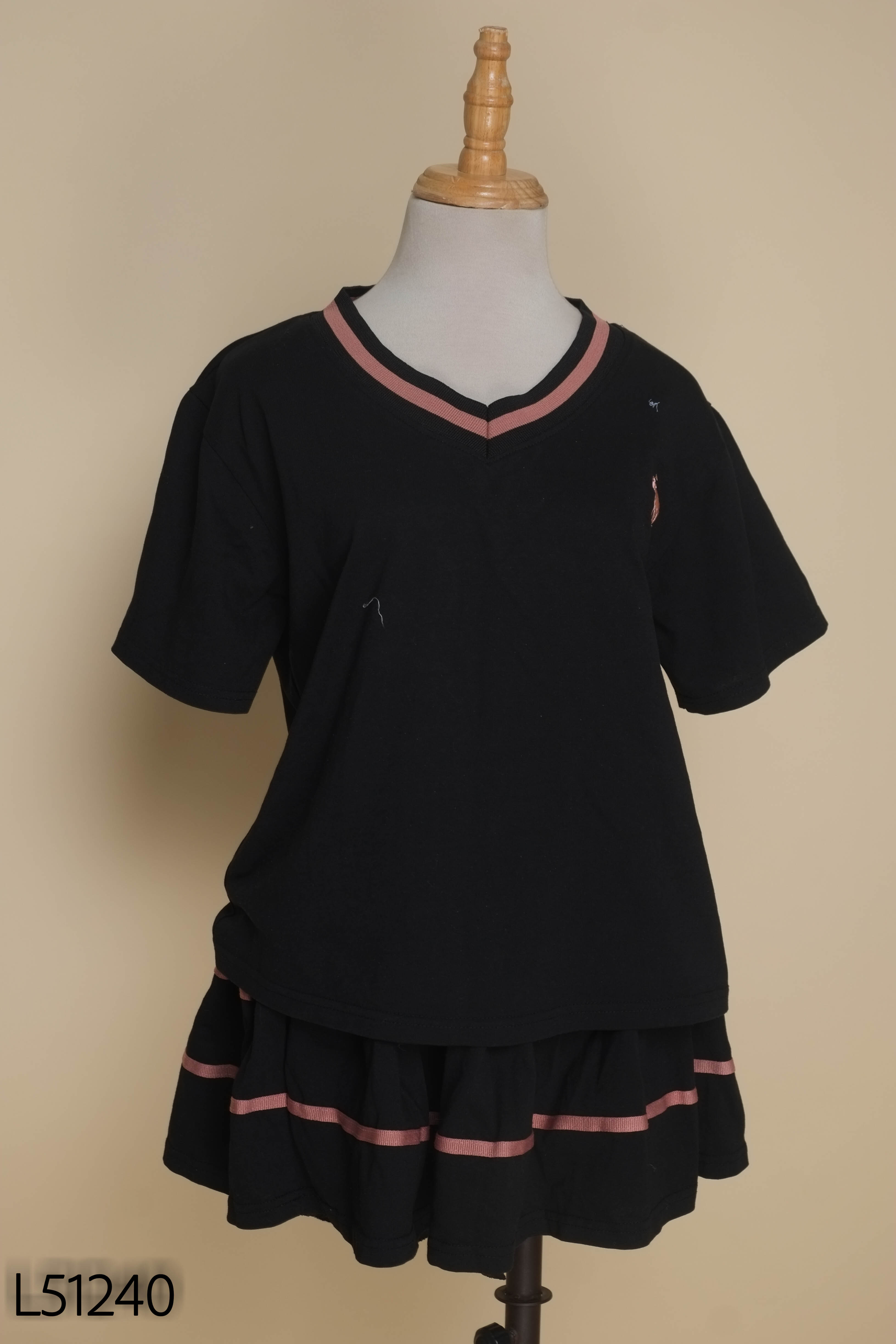 Set đen cổ tim+váy