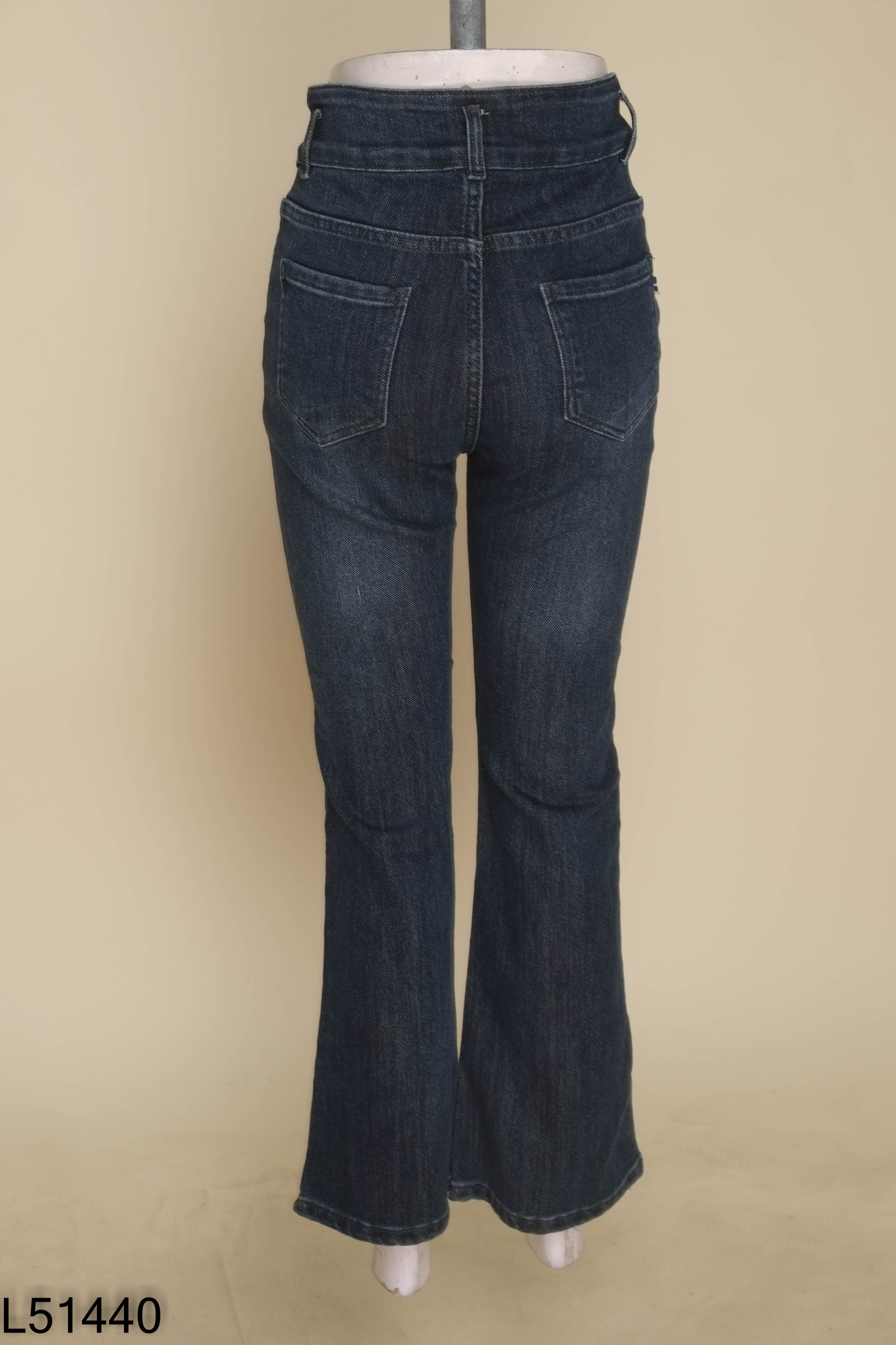 Quần jeans loe xanh