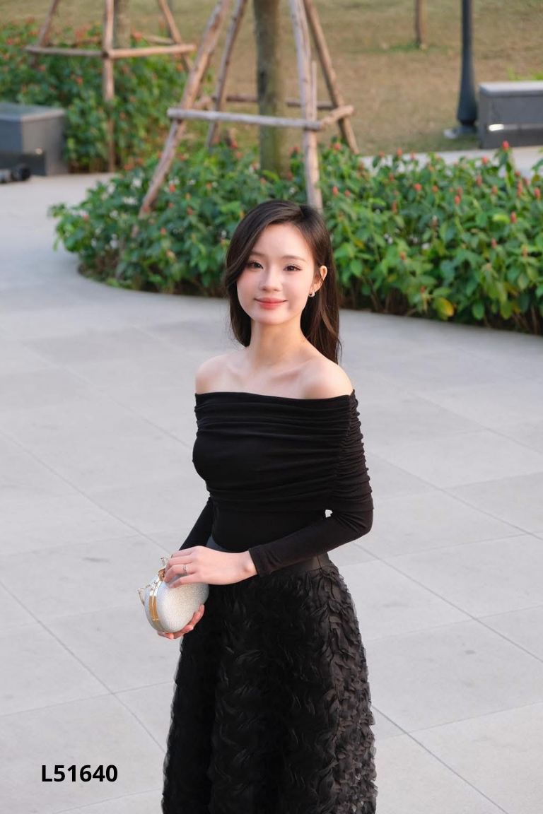 Áo trễ vai đen MIO LADY dài tay