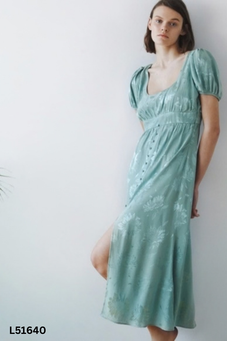 Váy lụa xanh ZARA xẻ tà