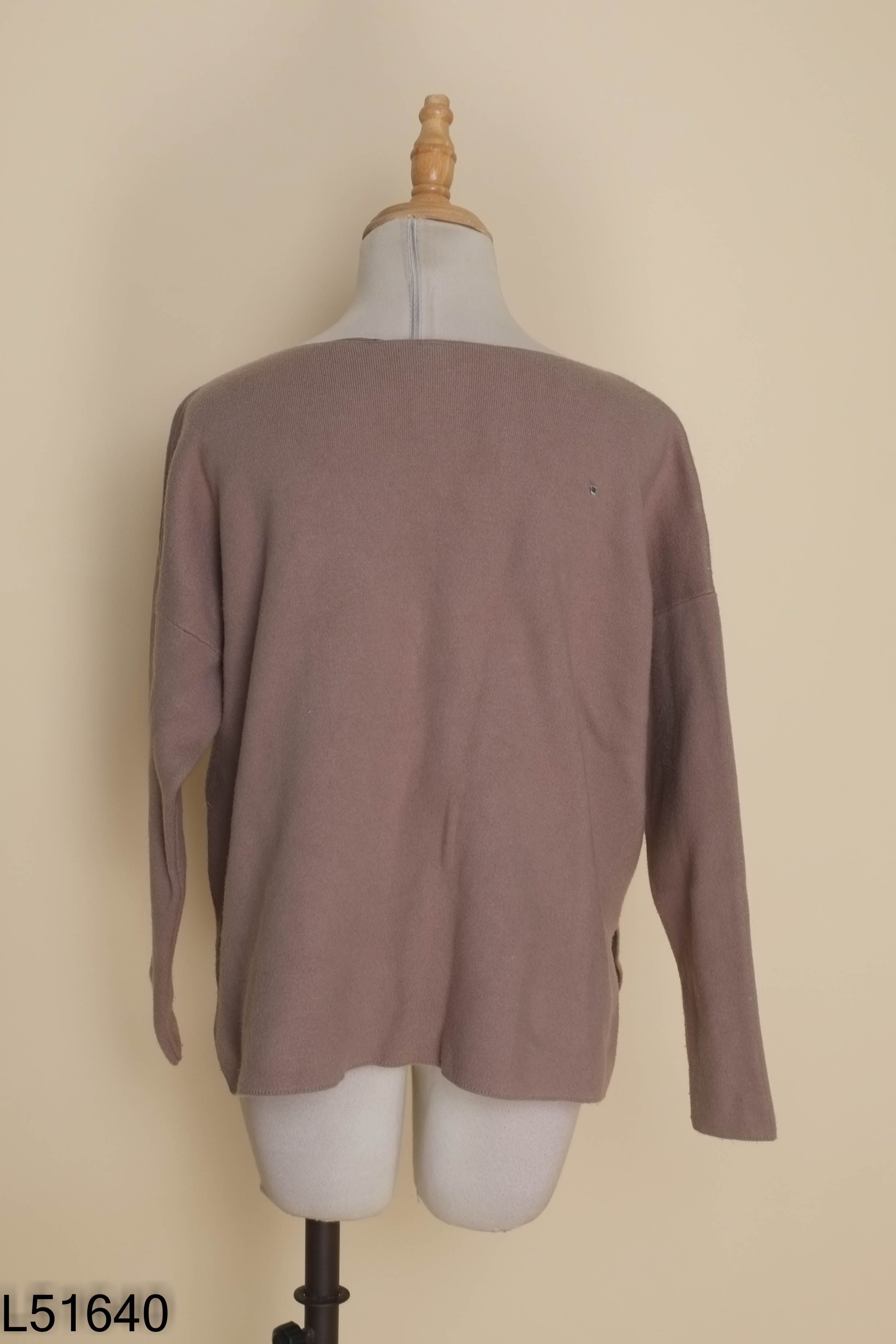 Áo len nâu UNIQLO dài tay