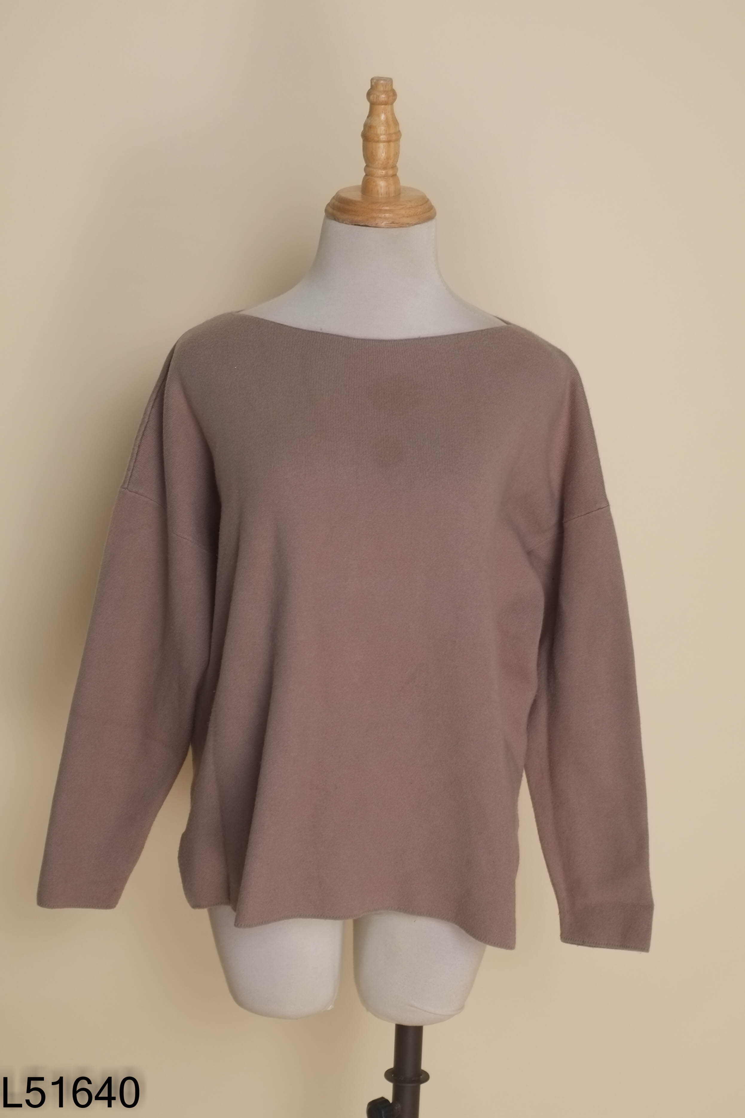 Áo len nâu UNIQLO dài tay