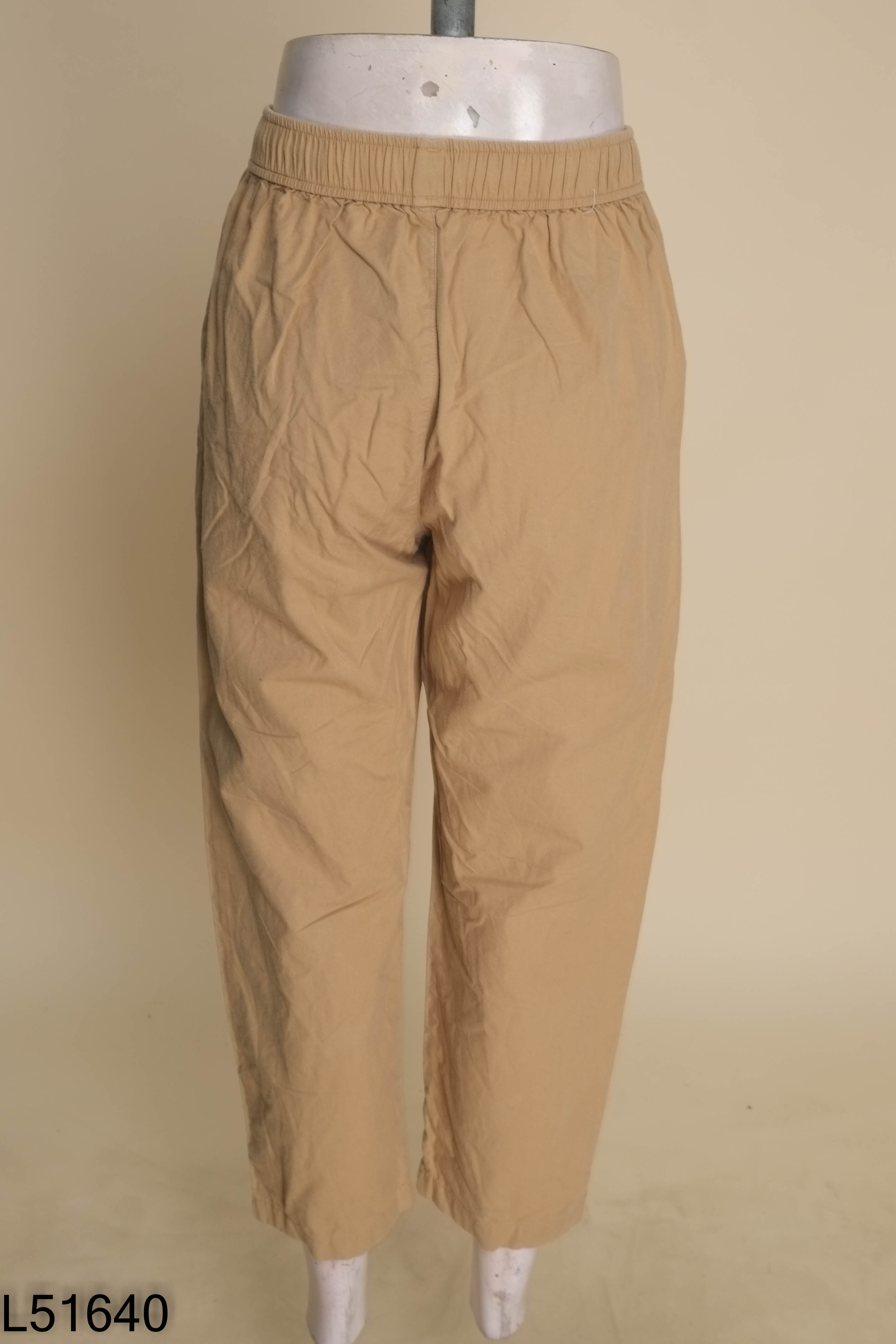 Quần kaki nâu UNIQLO