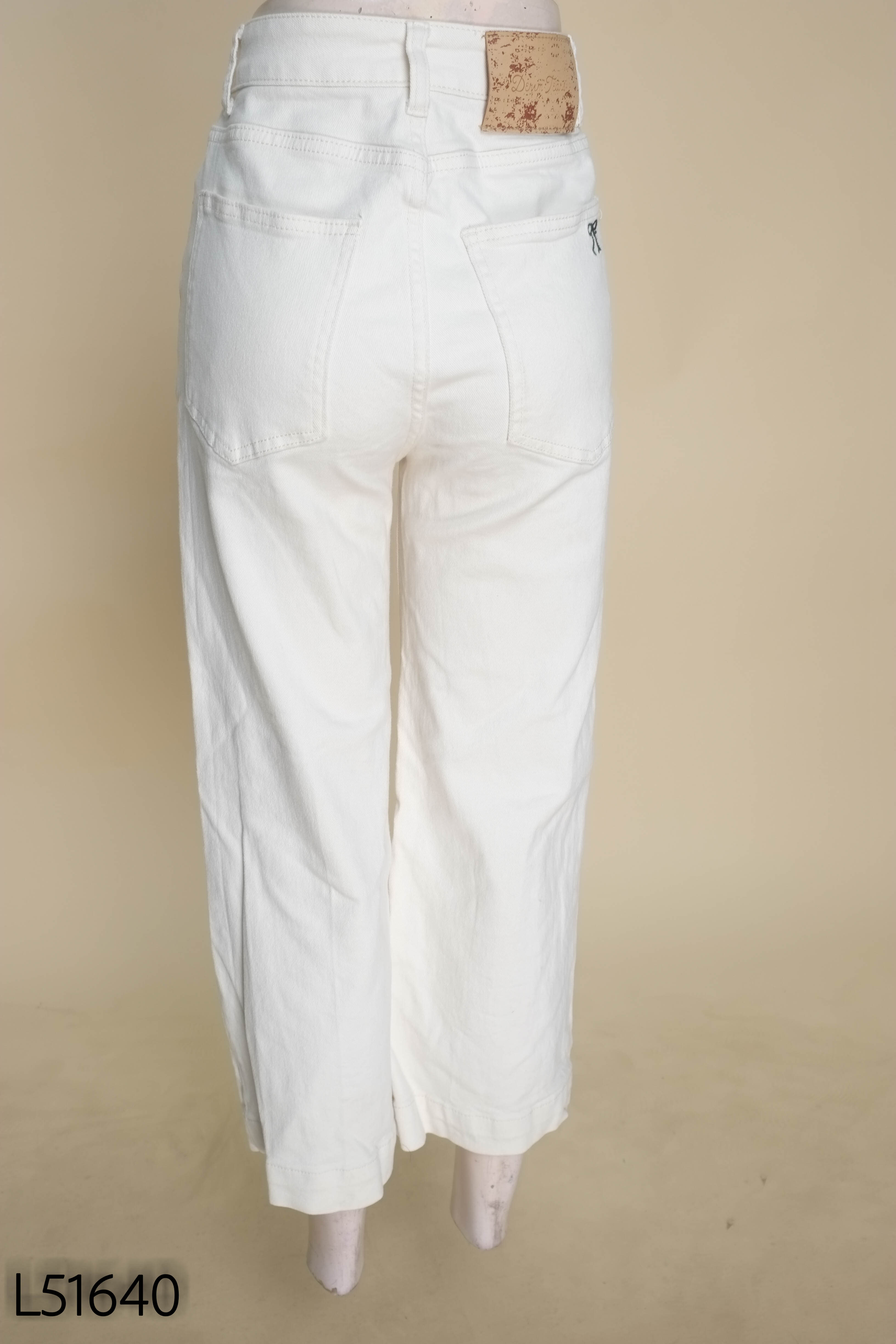 Quần jeans be ống đứng