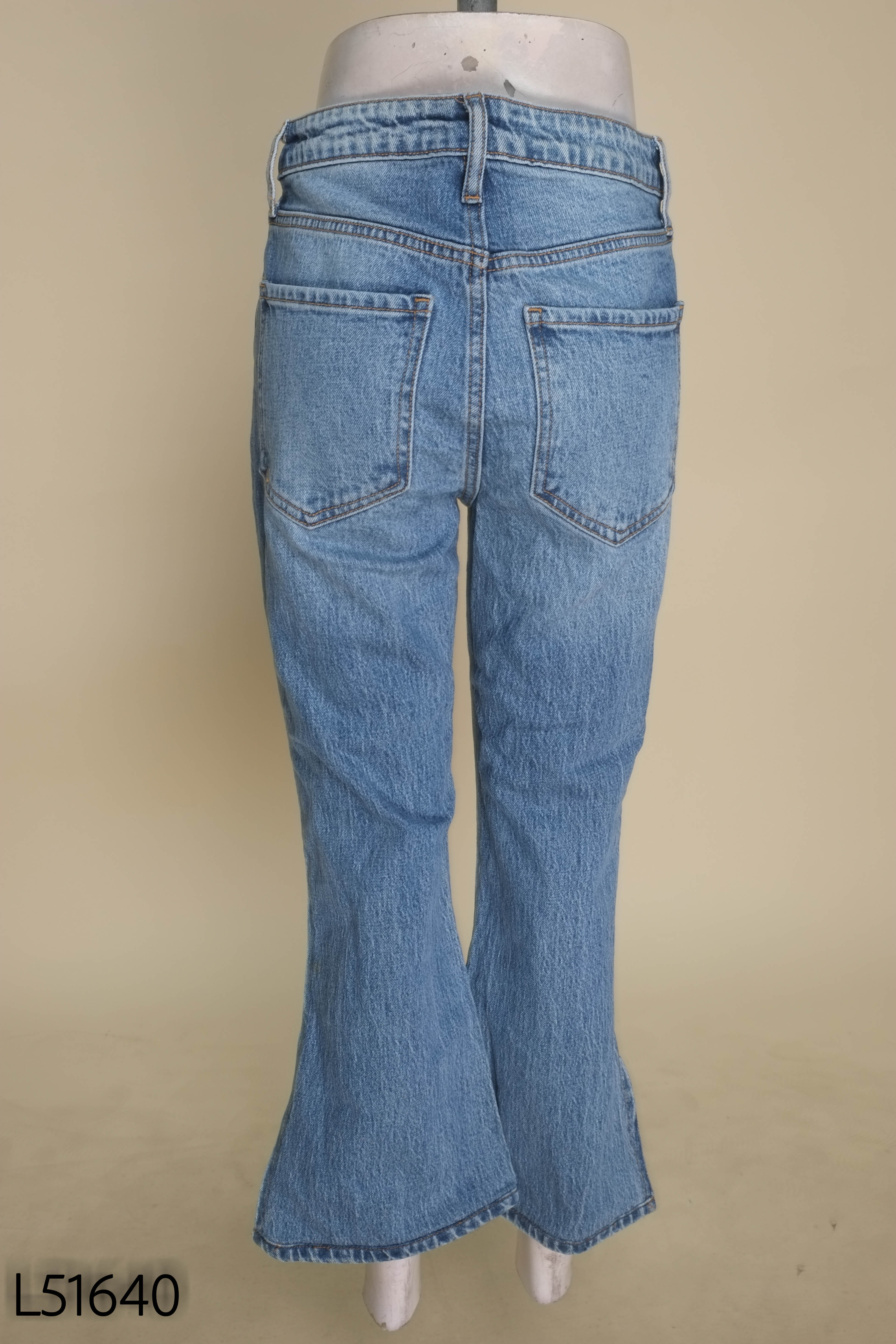 Quần jeans xanh WILLOU ROOT xẻ gấu
