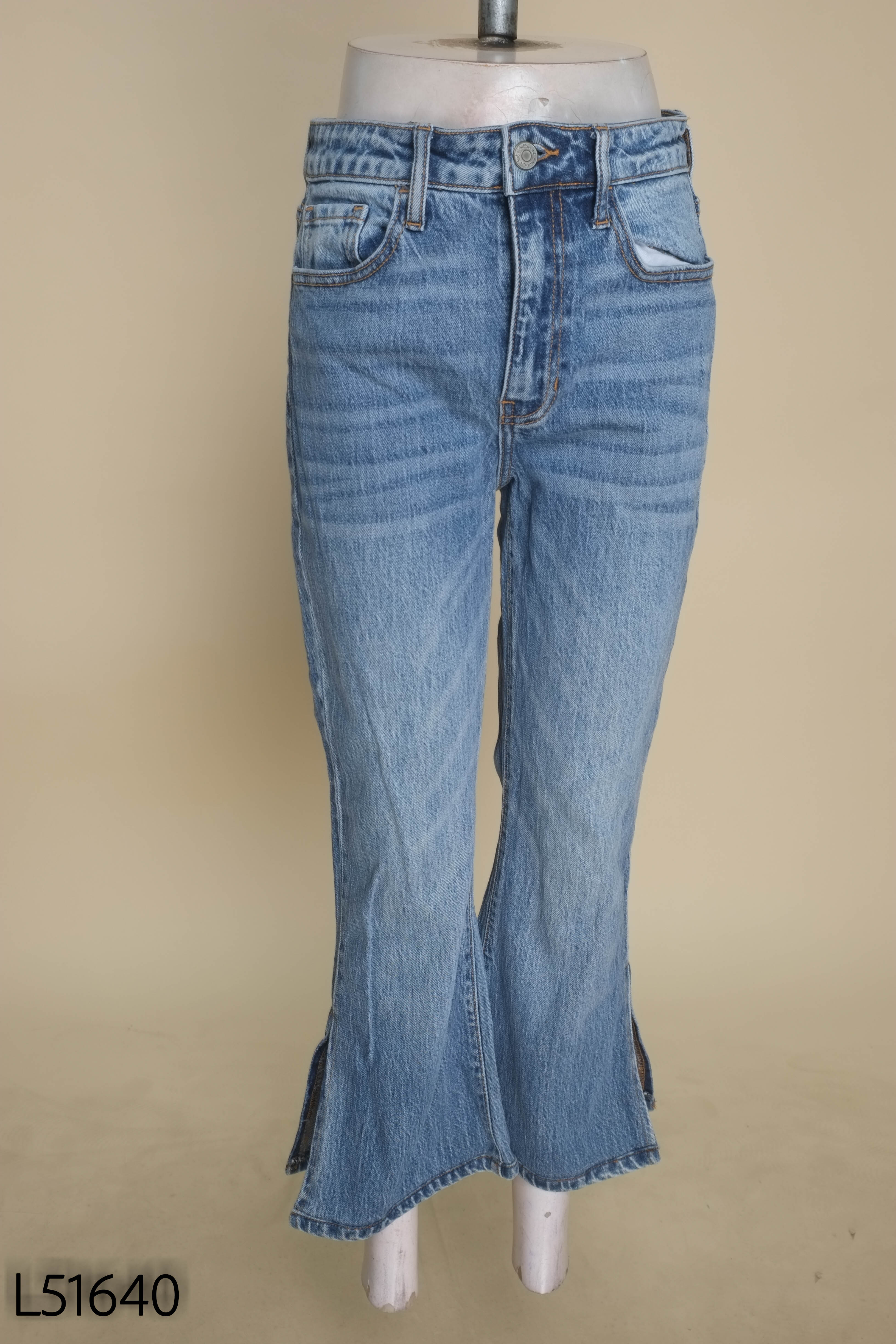 Quần jeans xanh WILLOU ROOT xẻ gấu
