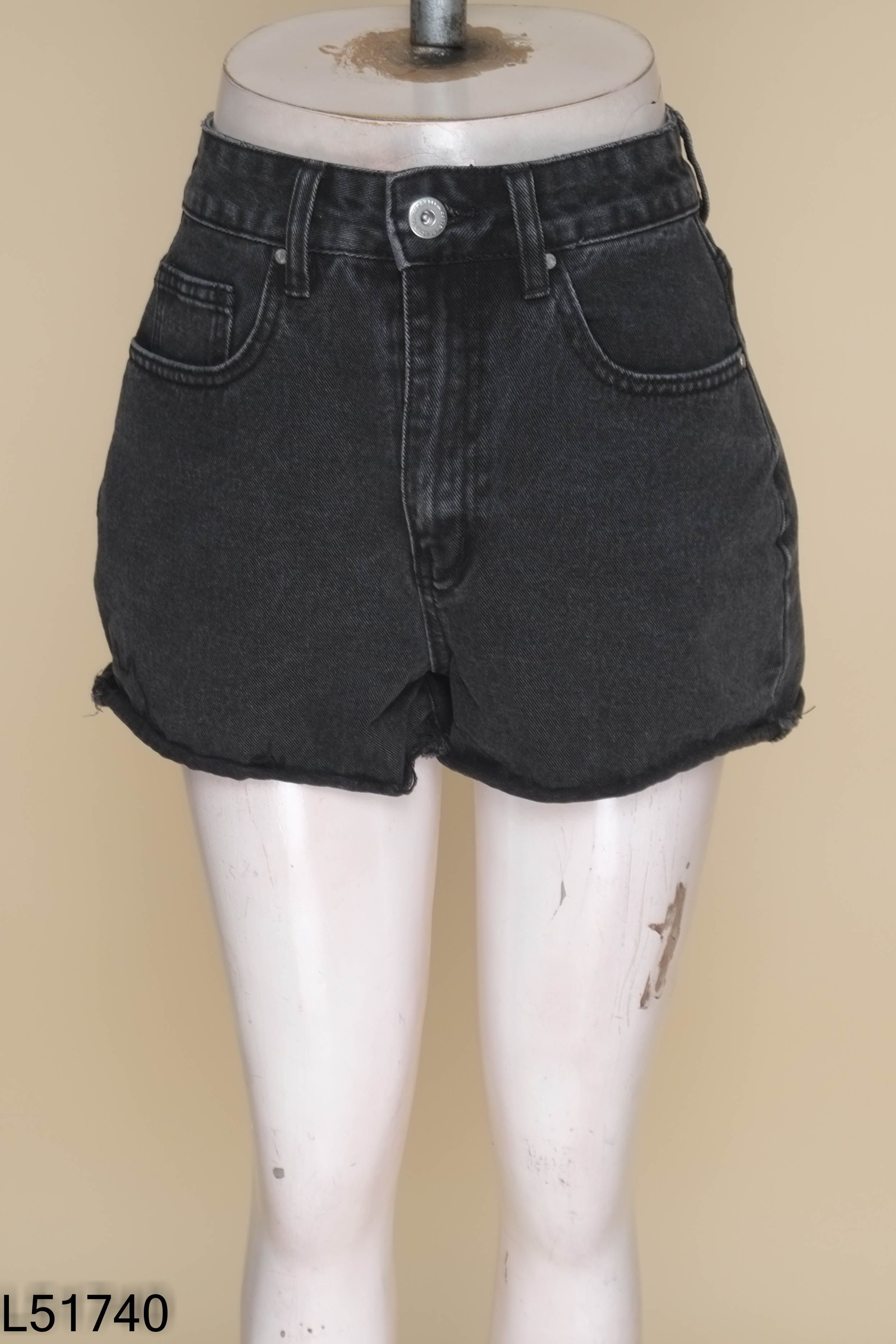 Quần short jean đen xám