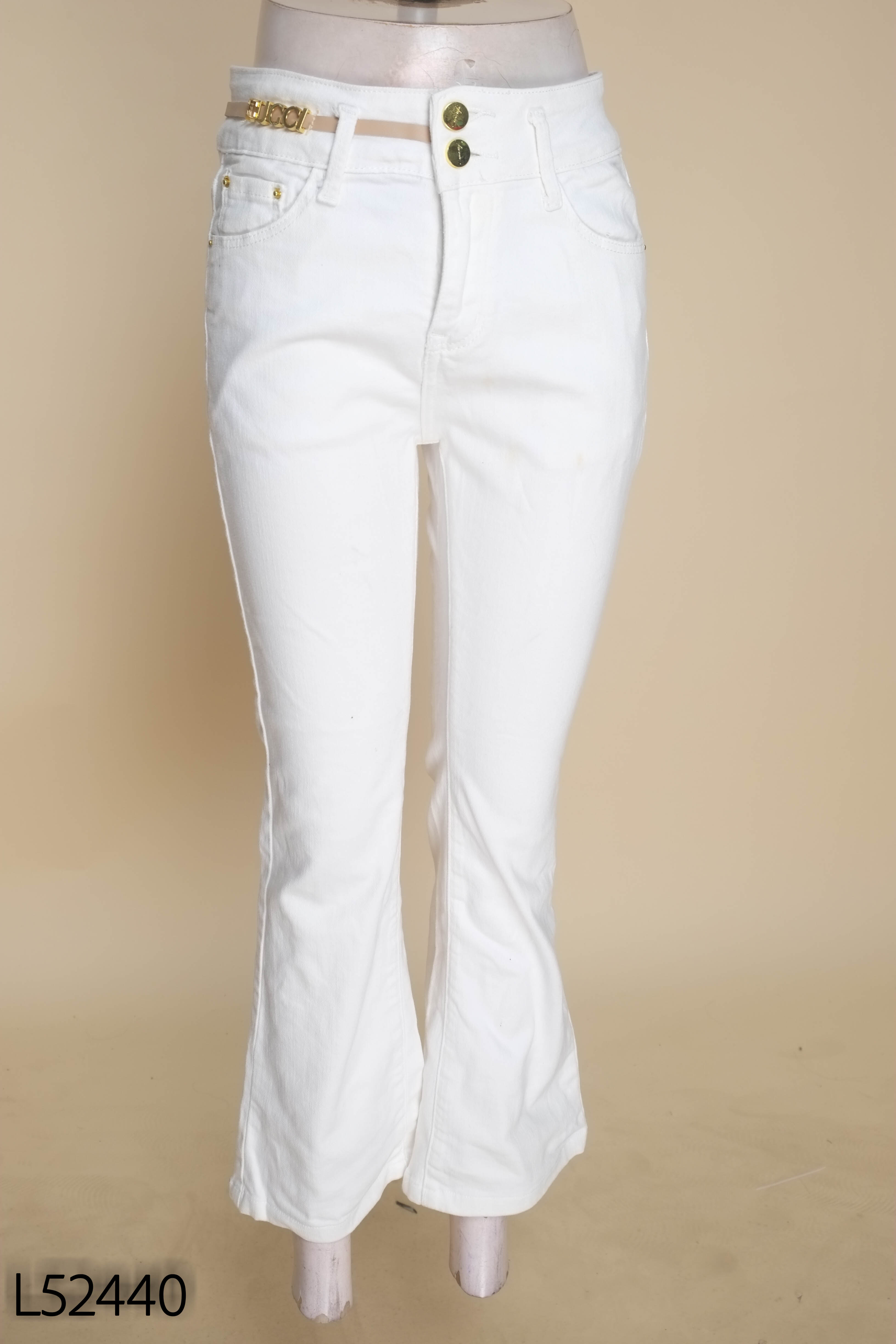 Quần jeans trắng ống loe