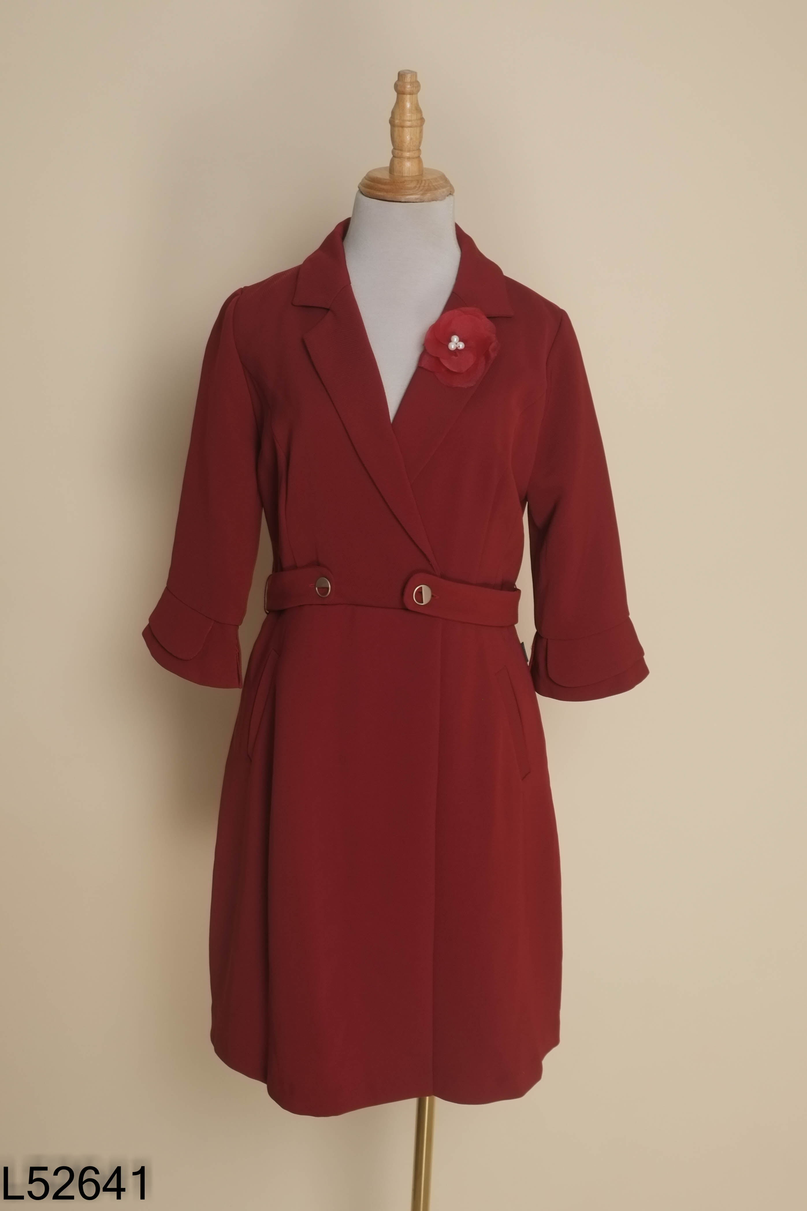 Váy đỏ NEMNEW cổ vest đính hoa