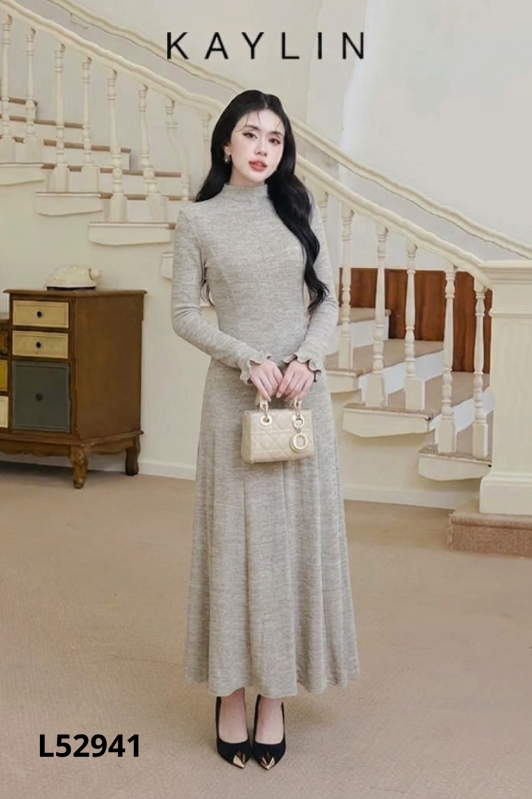 NEWTAG SHE'S váy len nâu dài cổ lọ
