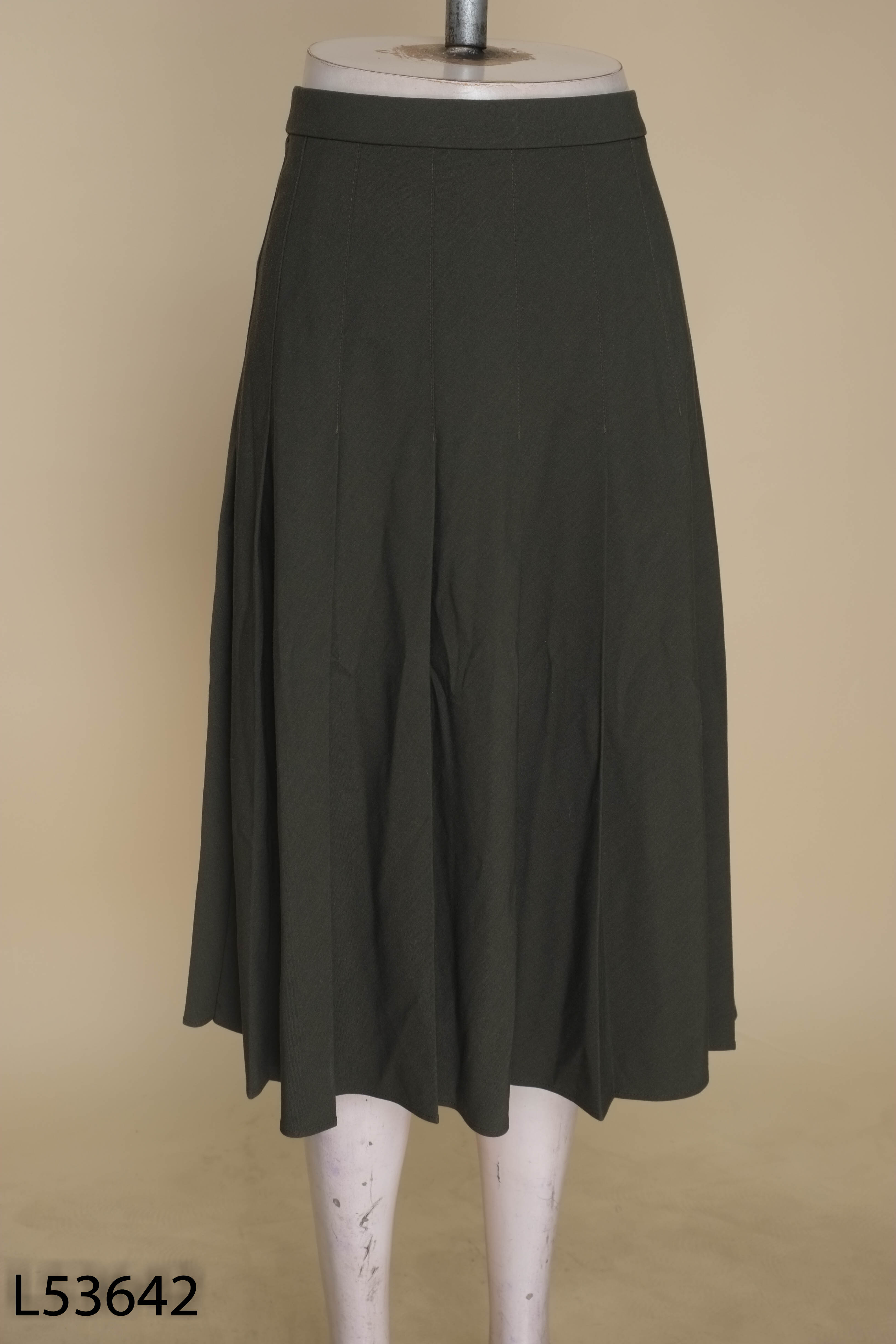 Chân váy xanh UNIQLO gấp ly
