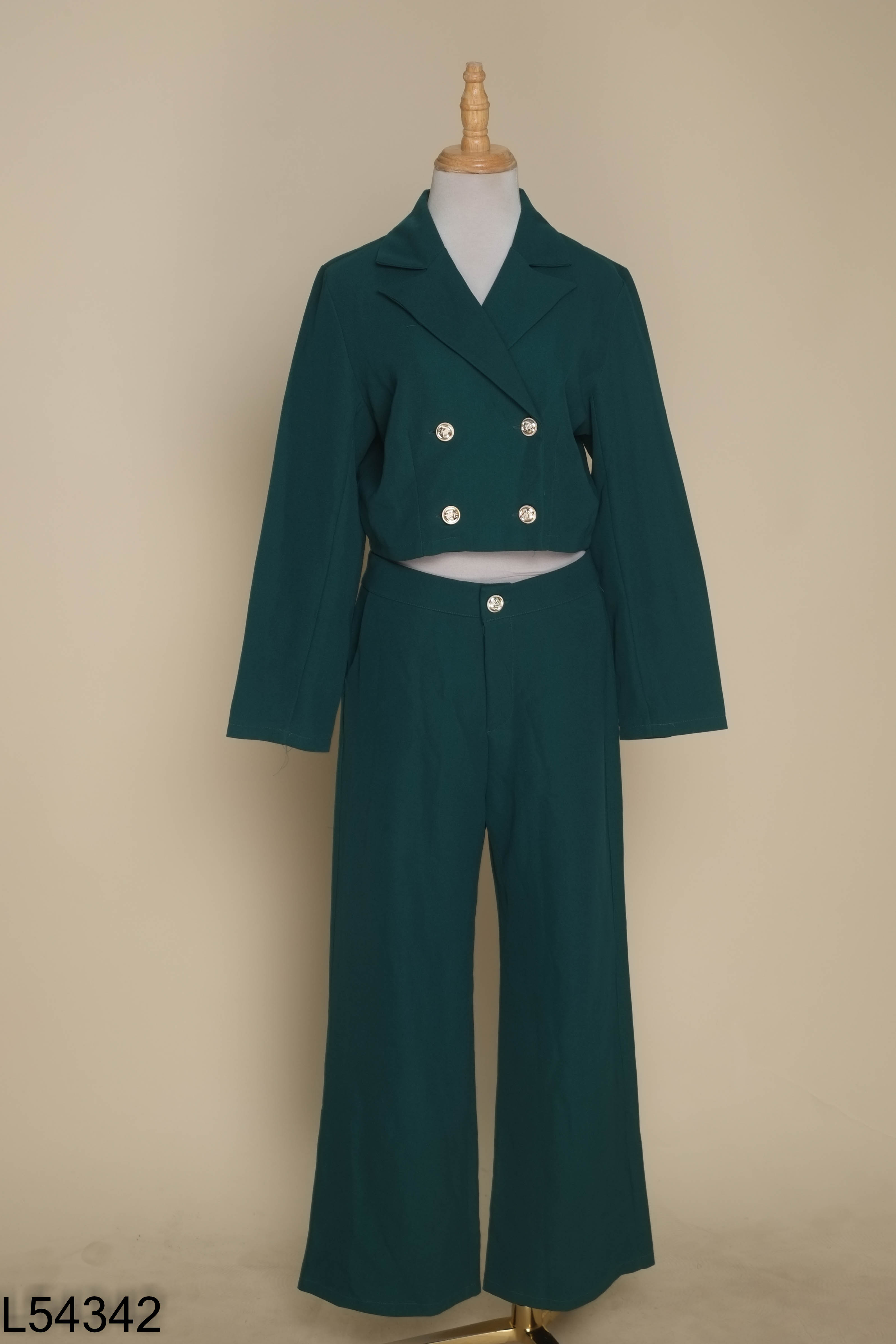 NEWTAG set áo croptop + quần dài xanh lá