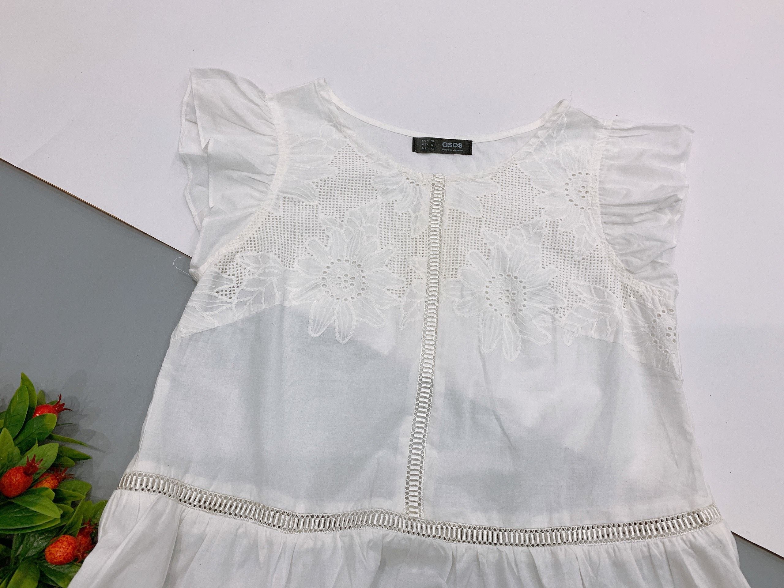 Áo Peplum Thô Thêu Asos