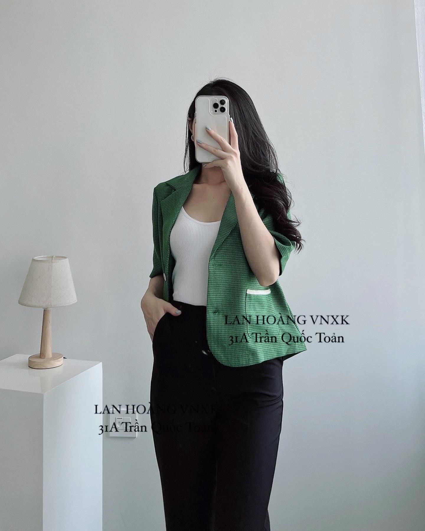 Áo Blazer Kẻ Only Dáng Lửng