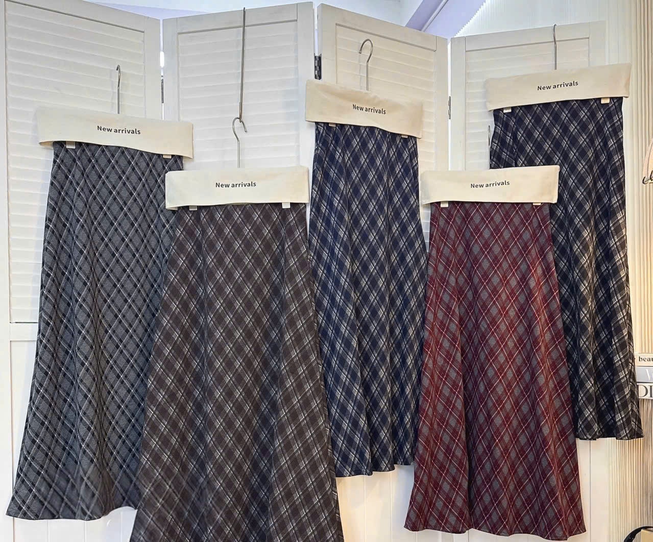 Chân Váy Dạ Kẻ xoè A 16095 - Nâu - M