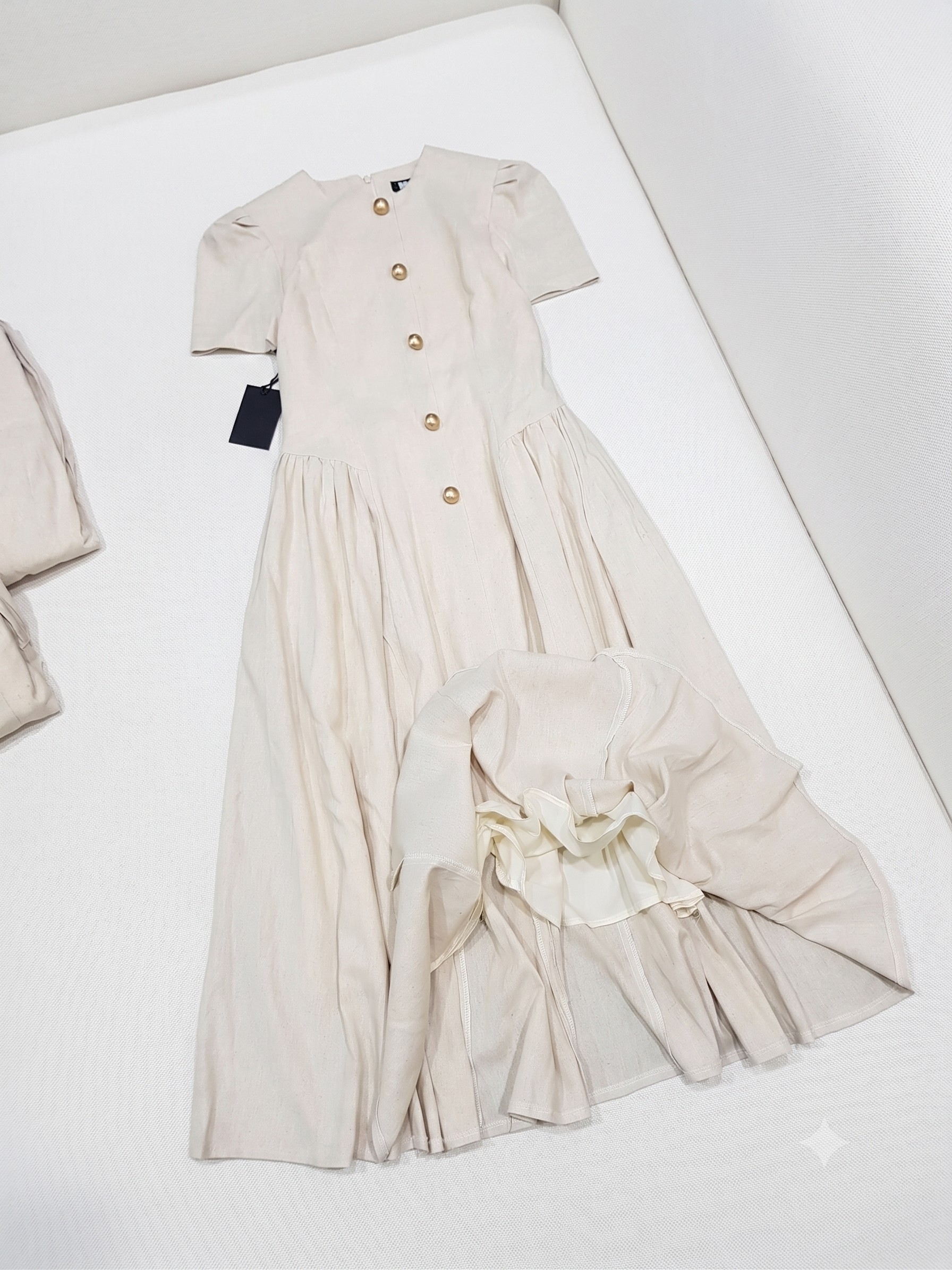 Đầm Linen Khuy To Dkny Màu Be 16604