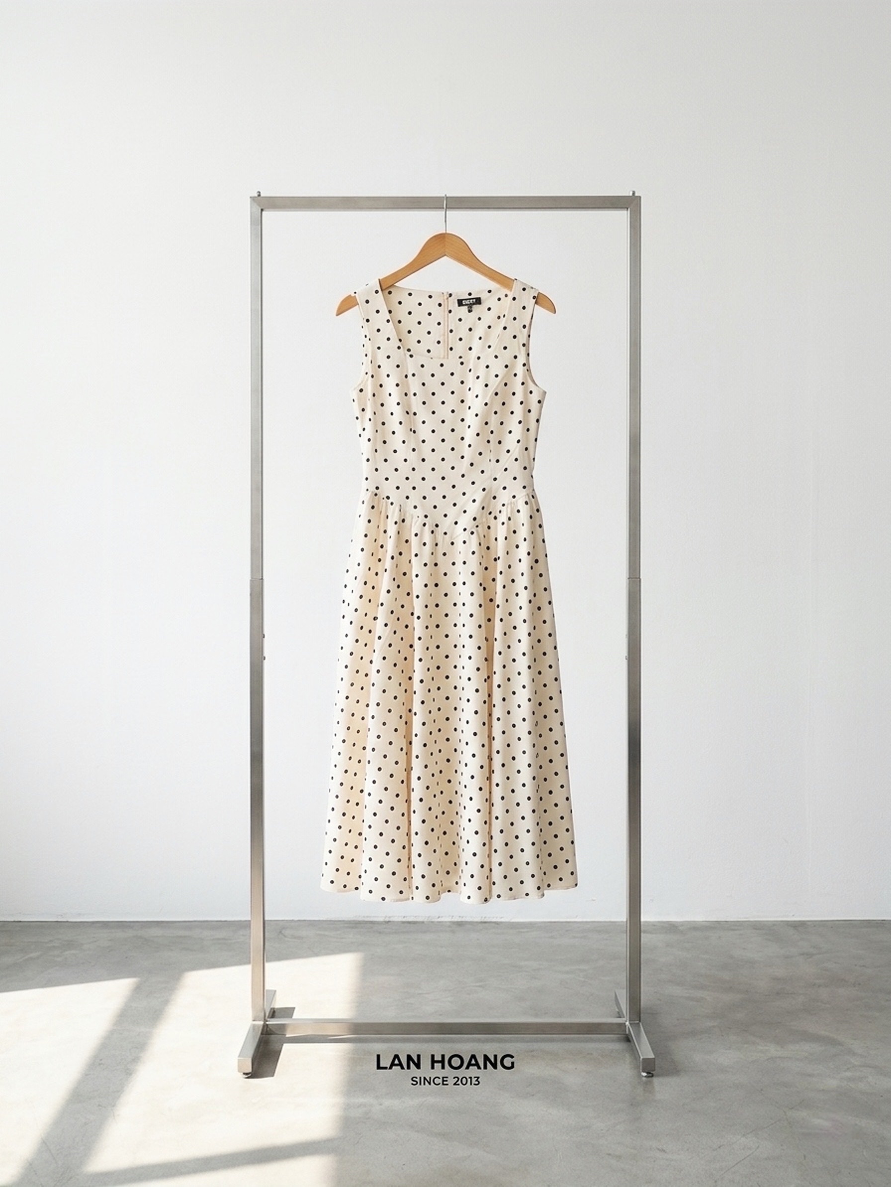 Dam-cham-Bi-DKNY-16538.jpg?v=1781601560