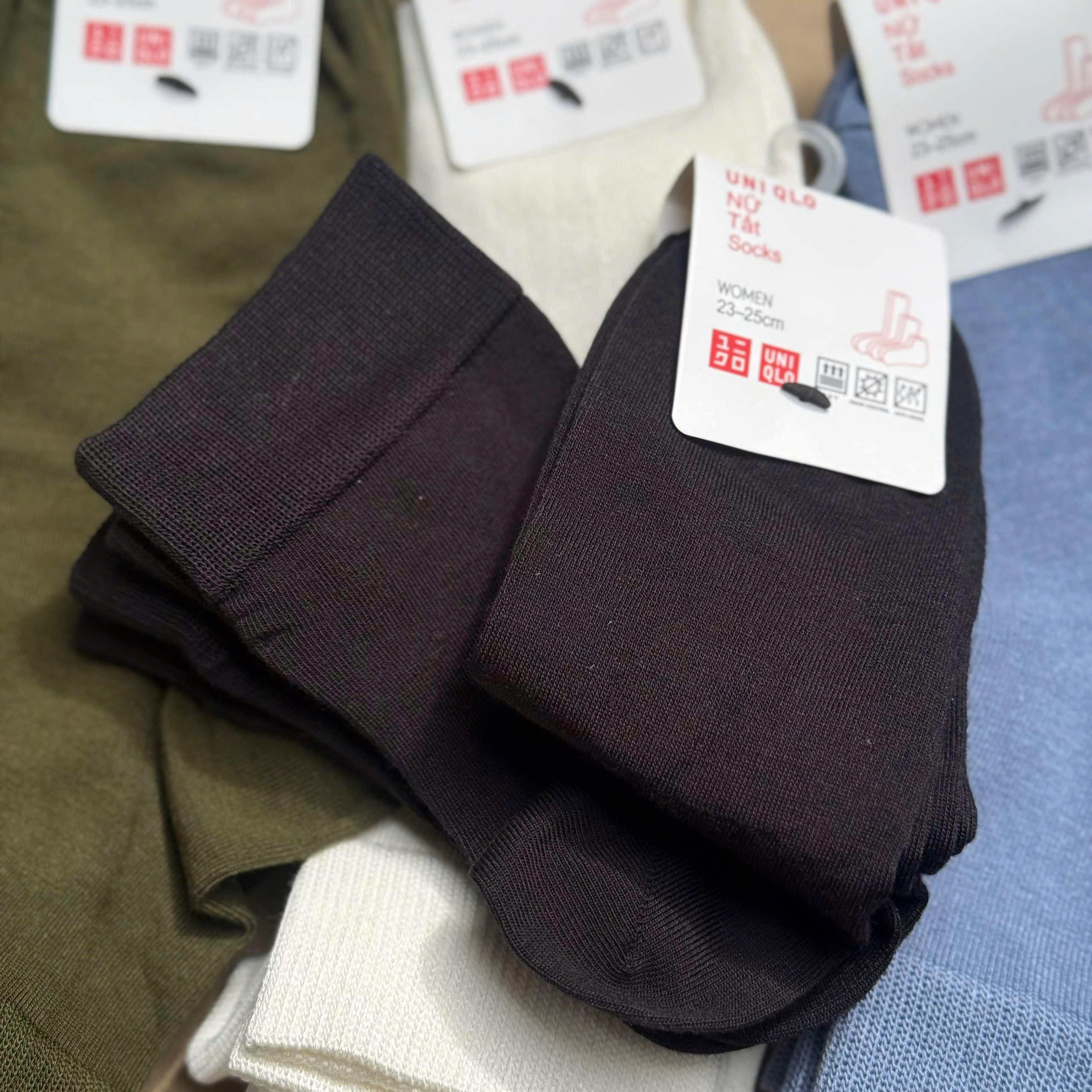 Set-Tat-Uniqlo-Co-Trung-Du-Xin-16111-1-set-3-doi--2.jpg