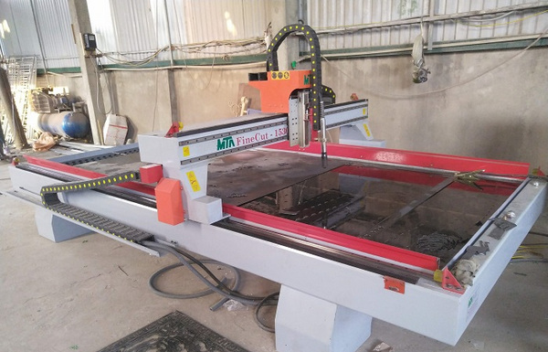 Máy cắt CNC