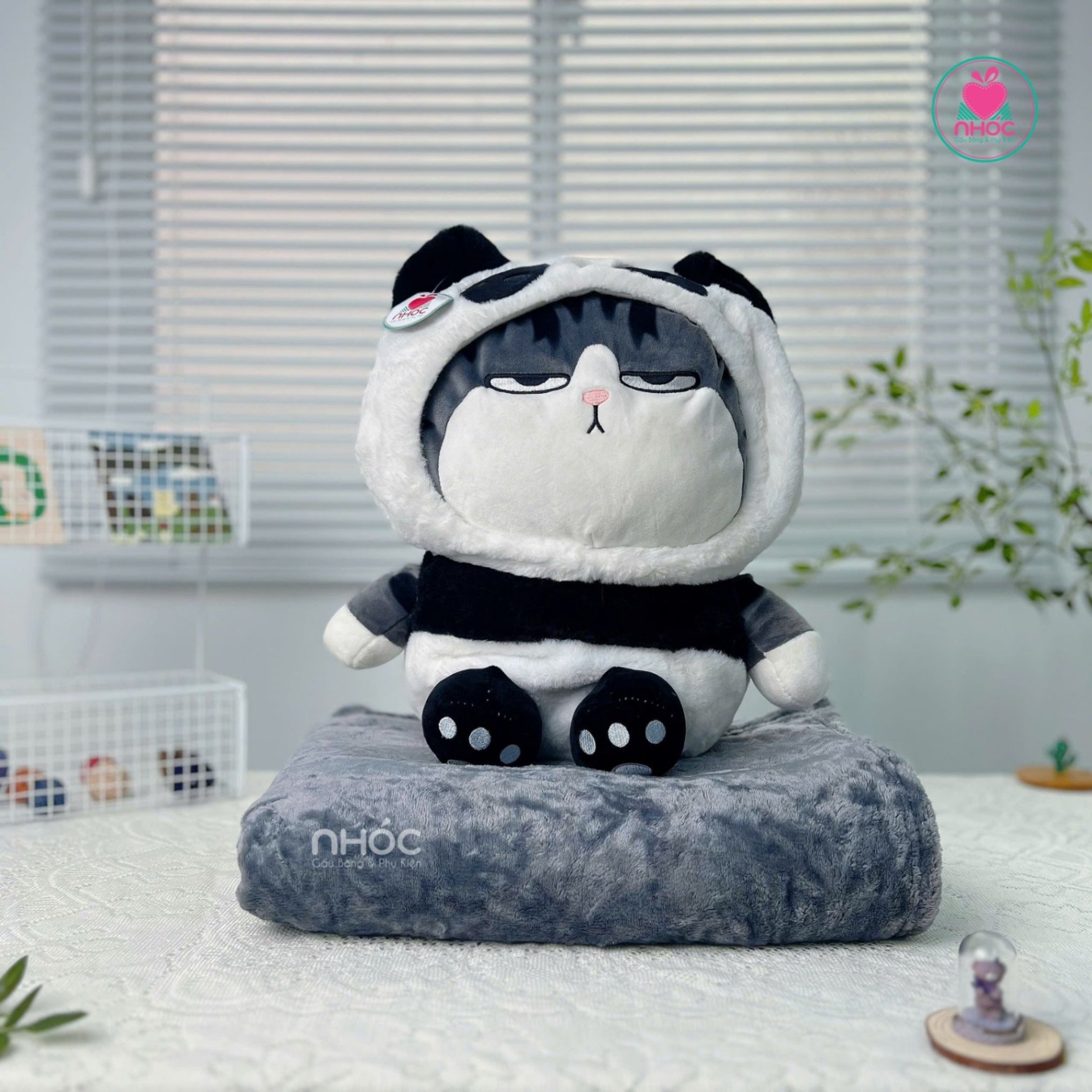 Gối mền Mèo hoàng thượng mặc áo thú lông xù - Panda - 42001