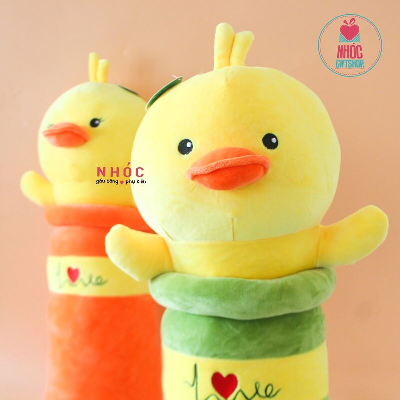 Gối ôm bình sữa vịt thêu love lông mịn - Xanh lá cây - 70310