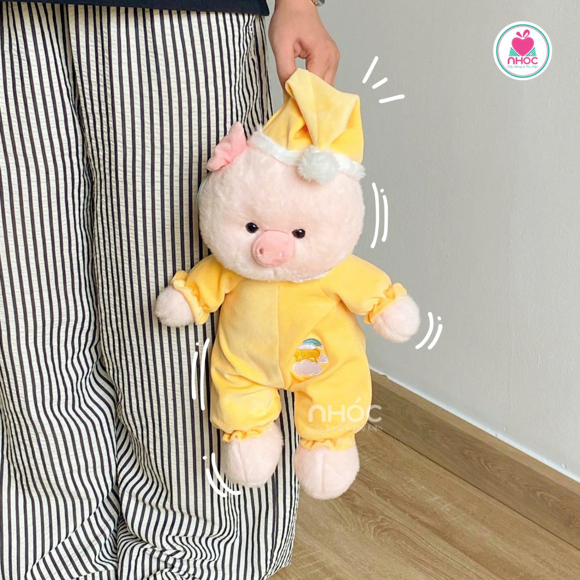 Thú bông mặc đồ ngủ lông xù ngồi - Heo - 4032025