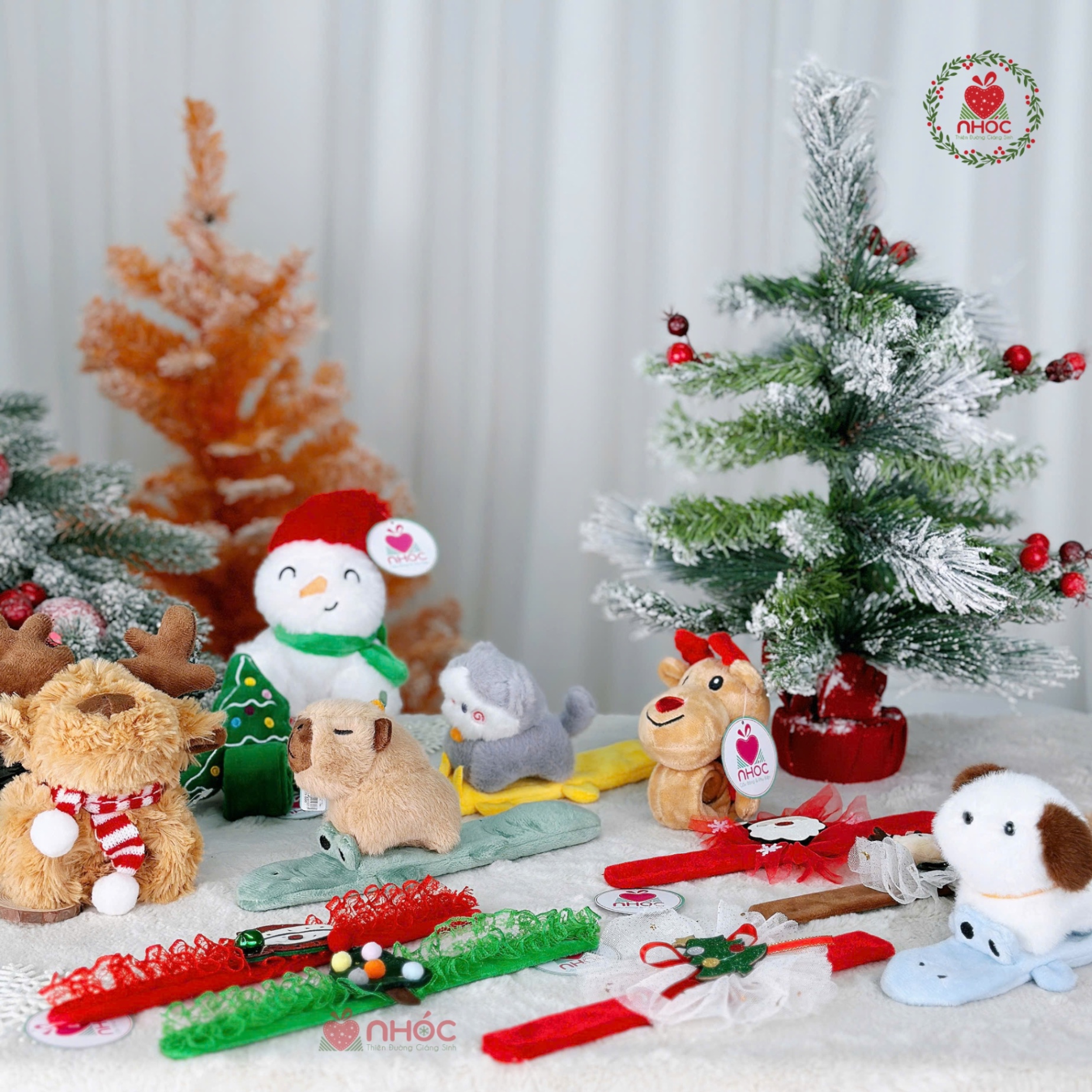 Vòng tay bông Noel đính