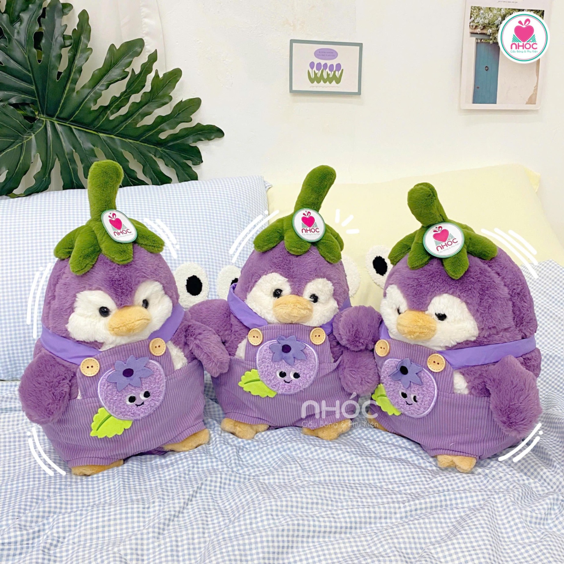 Thú bông Chim cánh cụt cosplay cà tím mặc yếm - 2518025