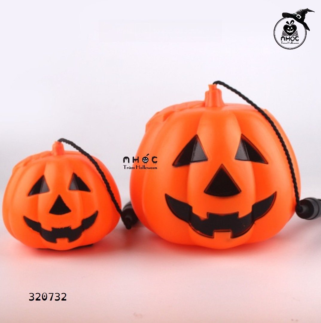 Đèn bí ngô cầm tay mặt cười - Răng đen - 30120