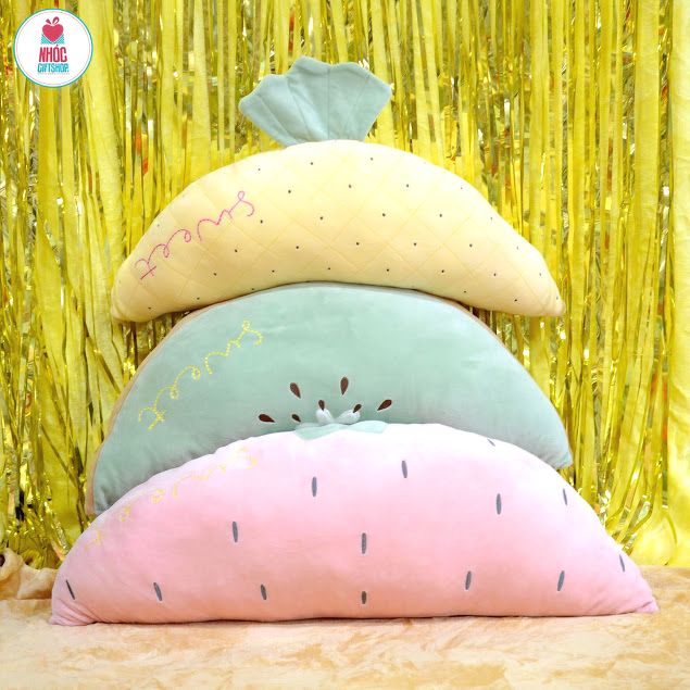 Gối ôm trái dứa thêu sweet lông mịn - Vàng - 70320