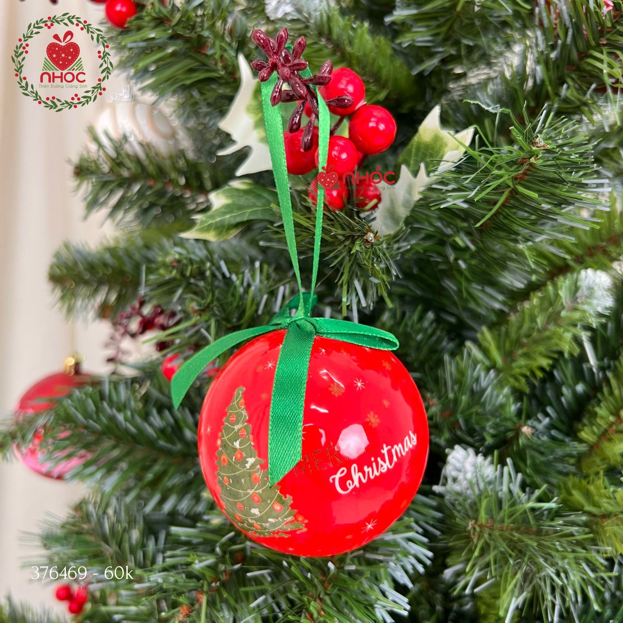 Trái châu đơn hoạ tiết noel - Cây thông đỏ - 70 ly - 60