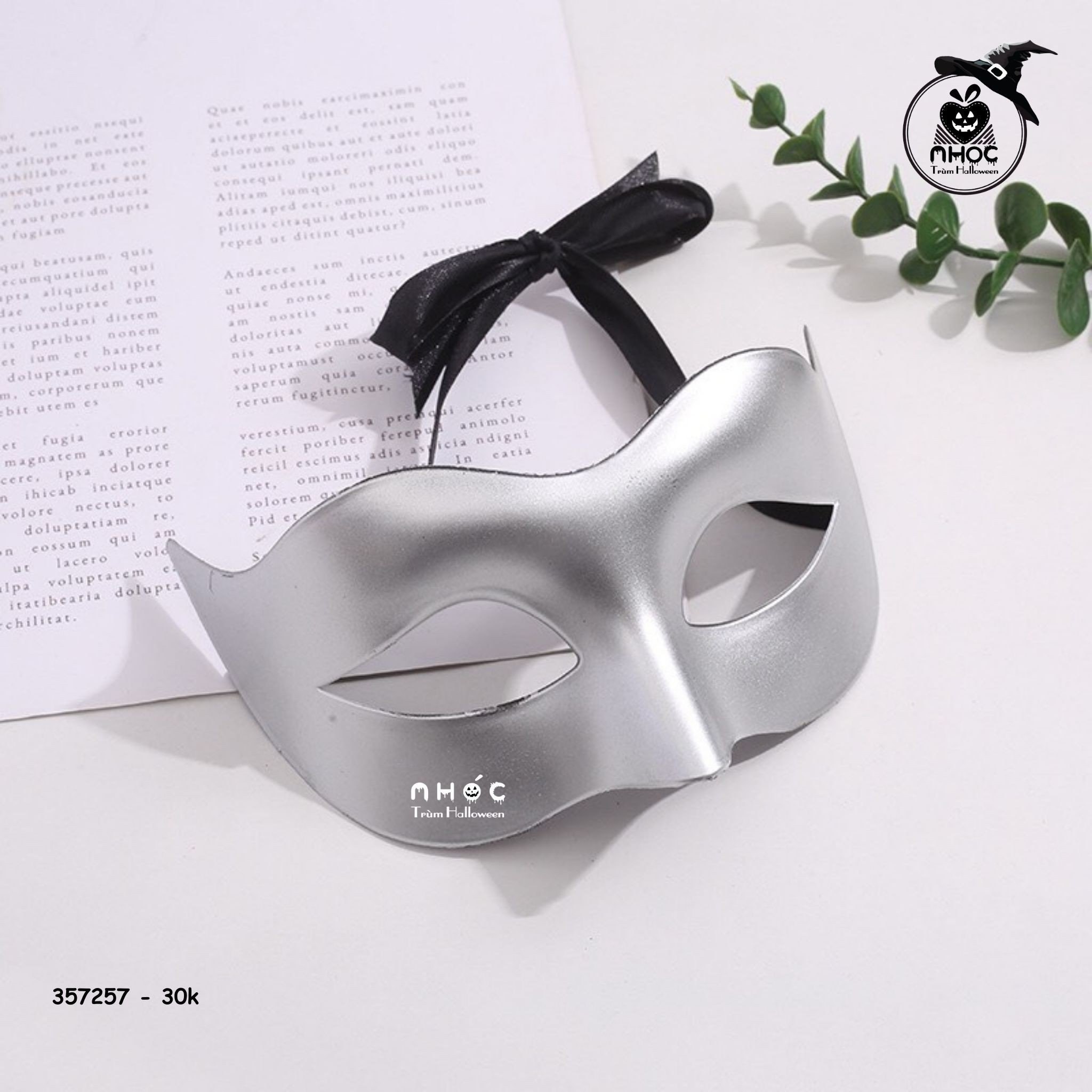Mặt nạ nhựa trơn - Bạc - 3002